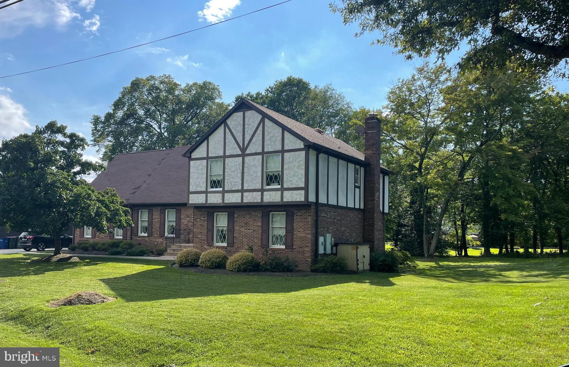 MANOR PARK - Residential