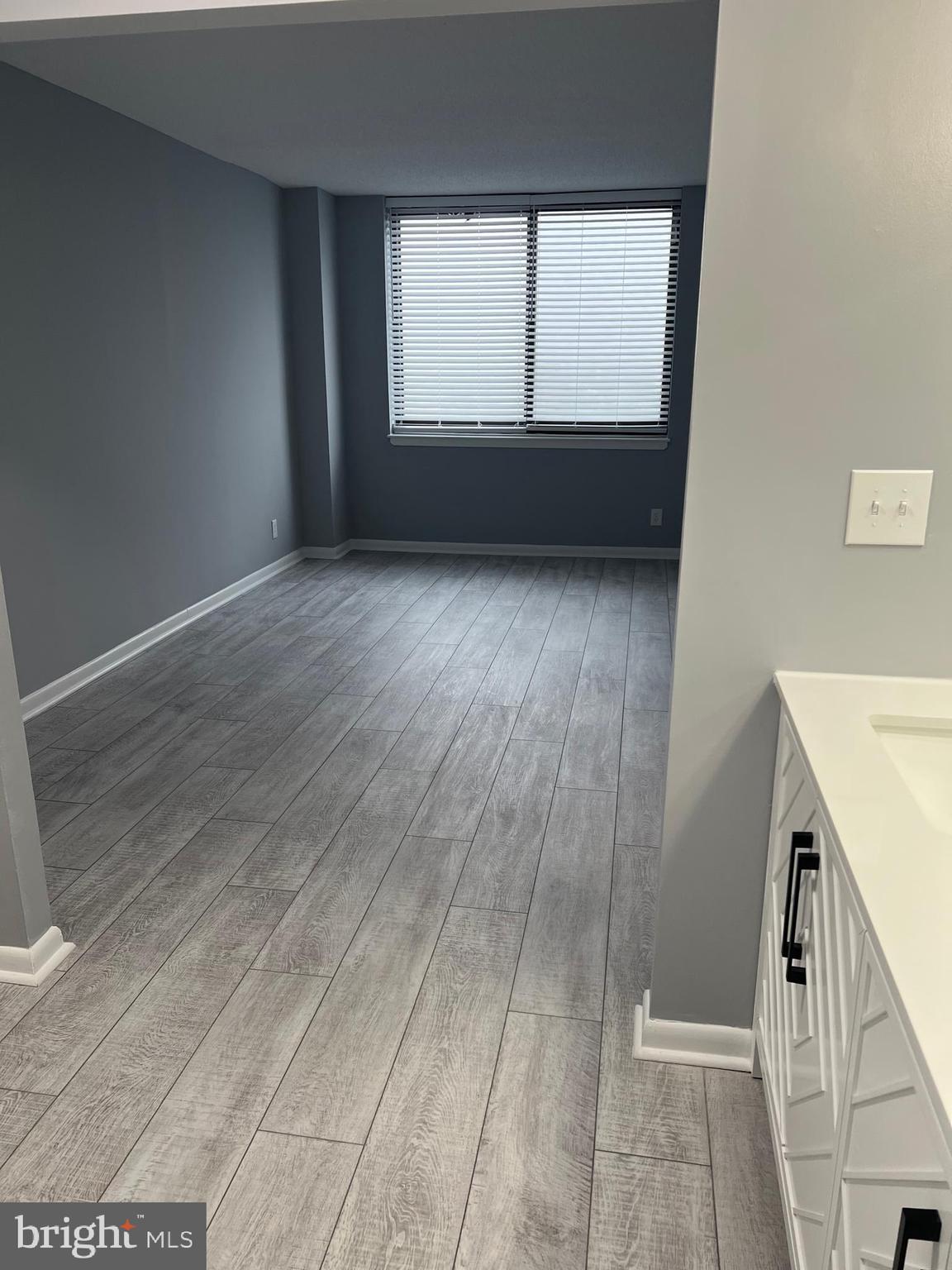 SKYLINE SQUARE CONDO - Residential