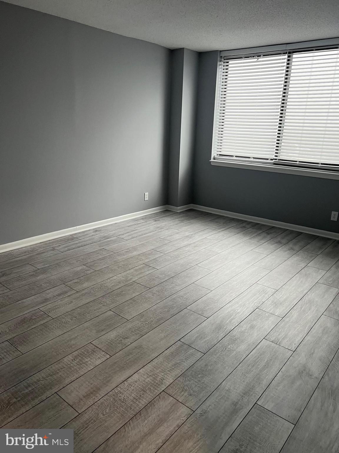 SKYLINE SQUARE CONDO - Residential