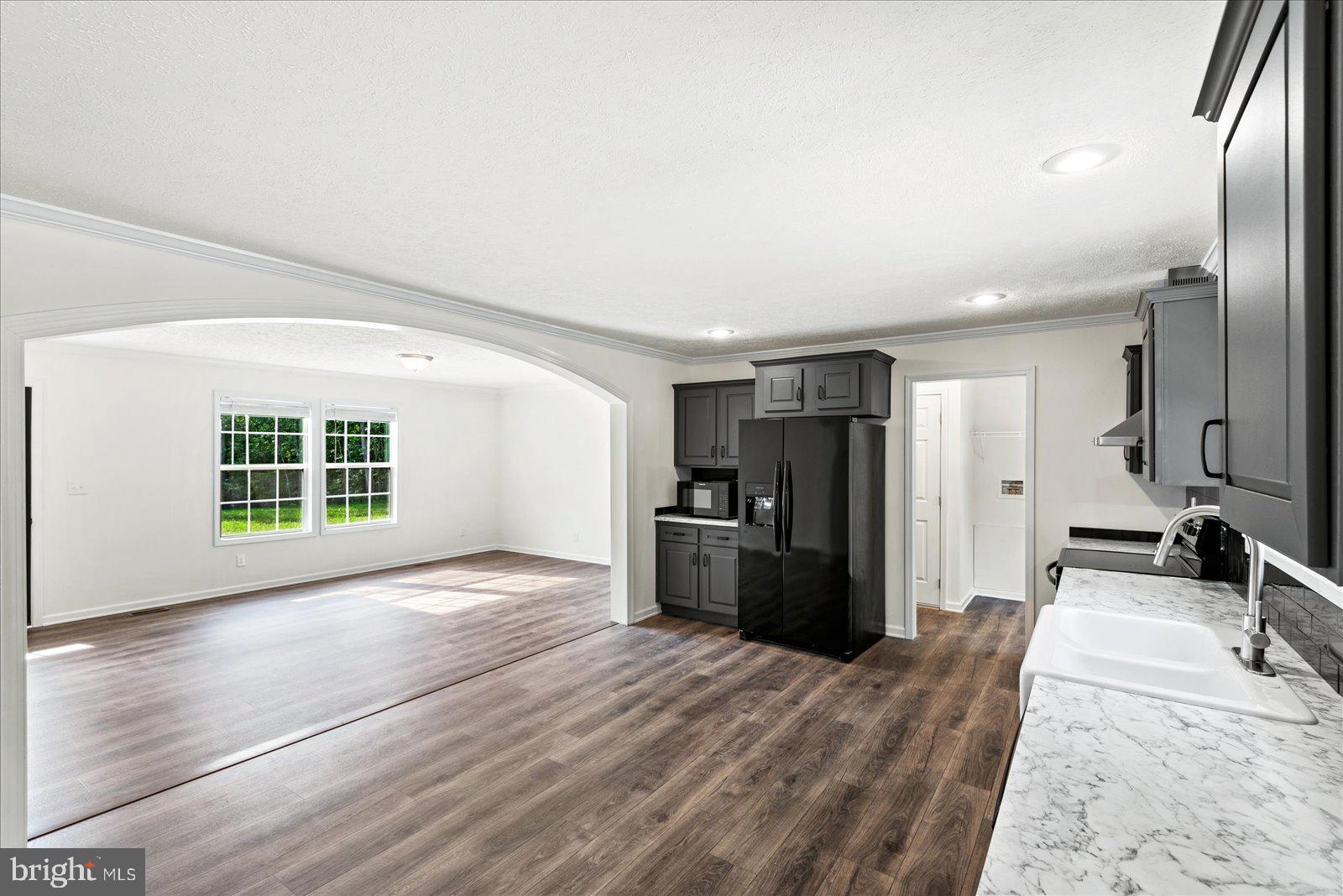 LAKEWOOD ESTATES - Residential