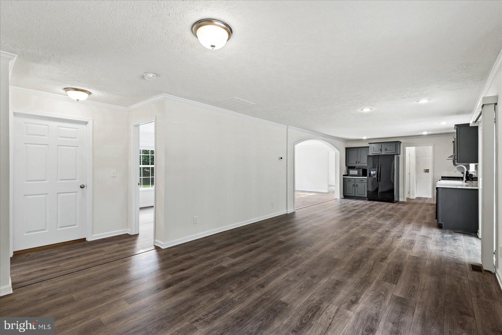 LAKEWOOD ESTATES - Residential