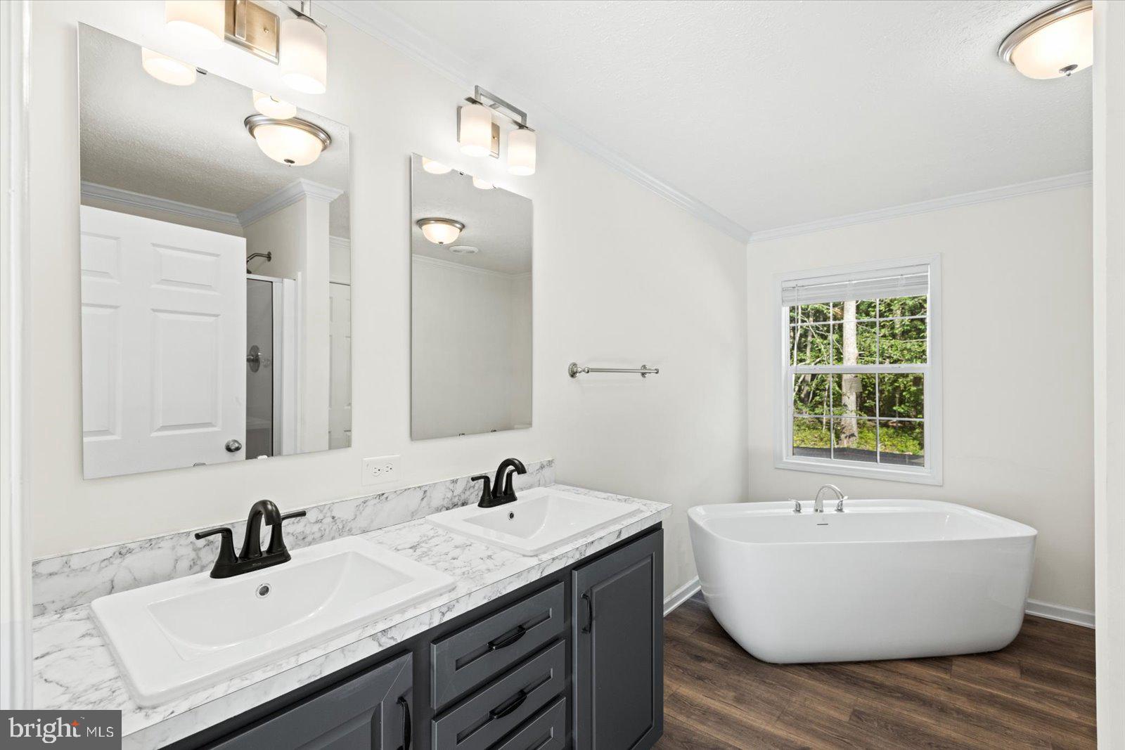 LAKEWOOD ESTATES - Residential