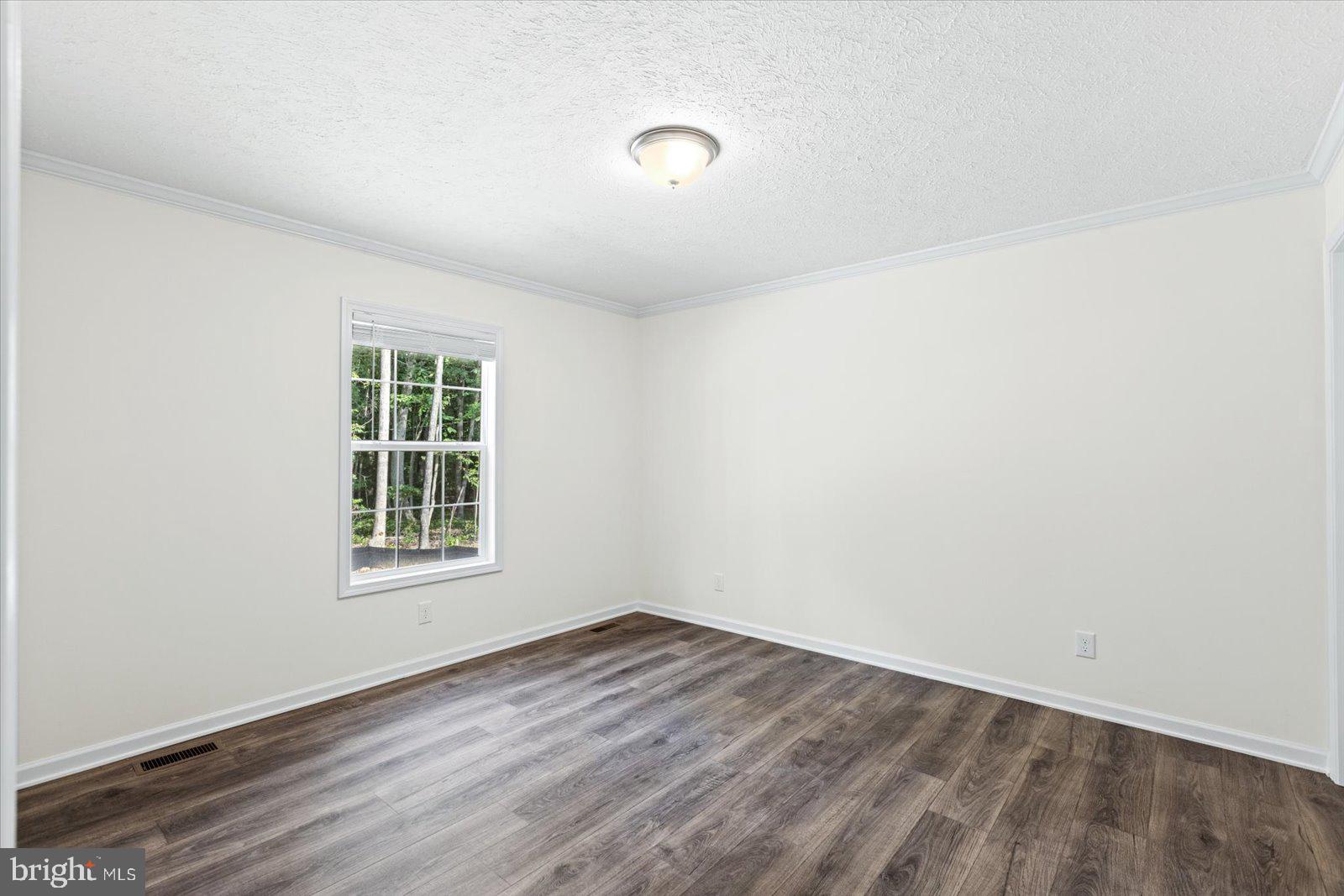 LAKEWOOD ESTATES - Residential