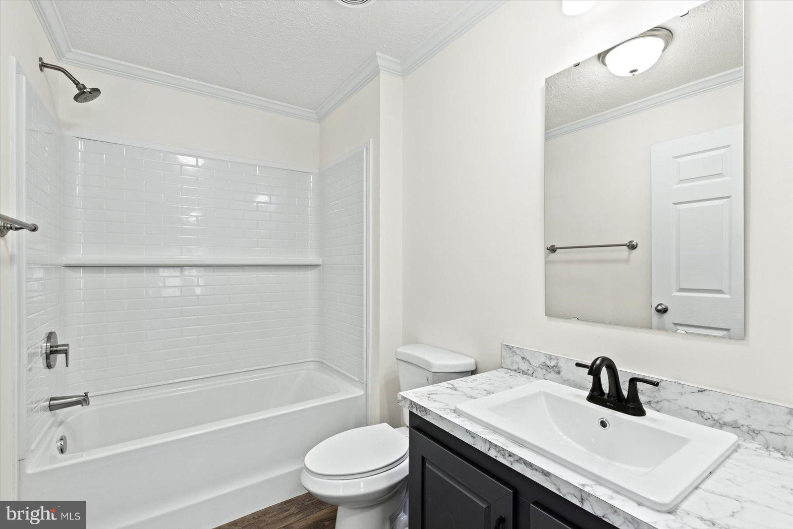 LAKEWOOD ESTATES - Residential