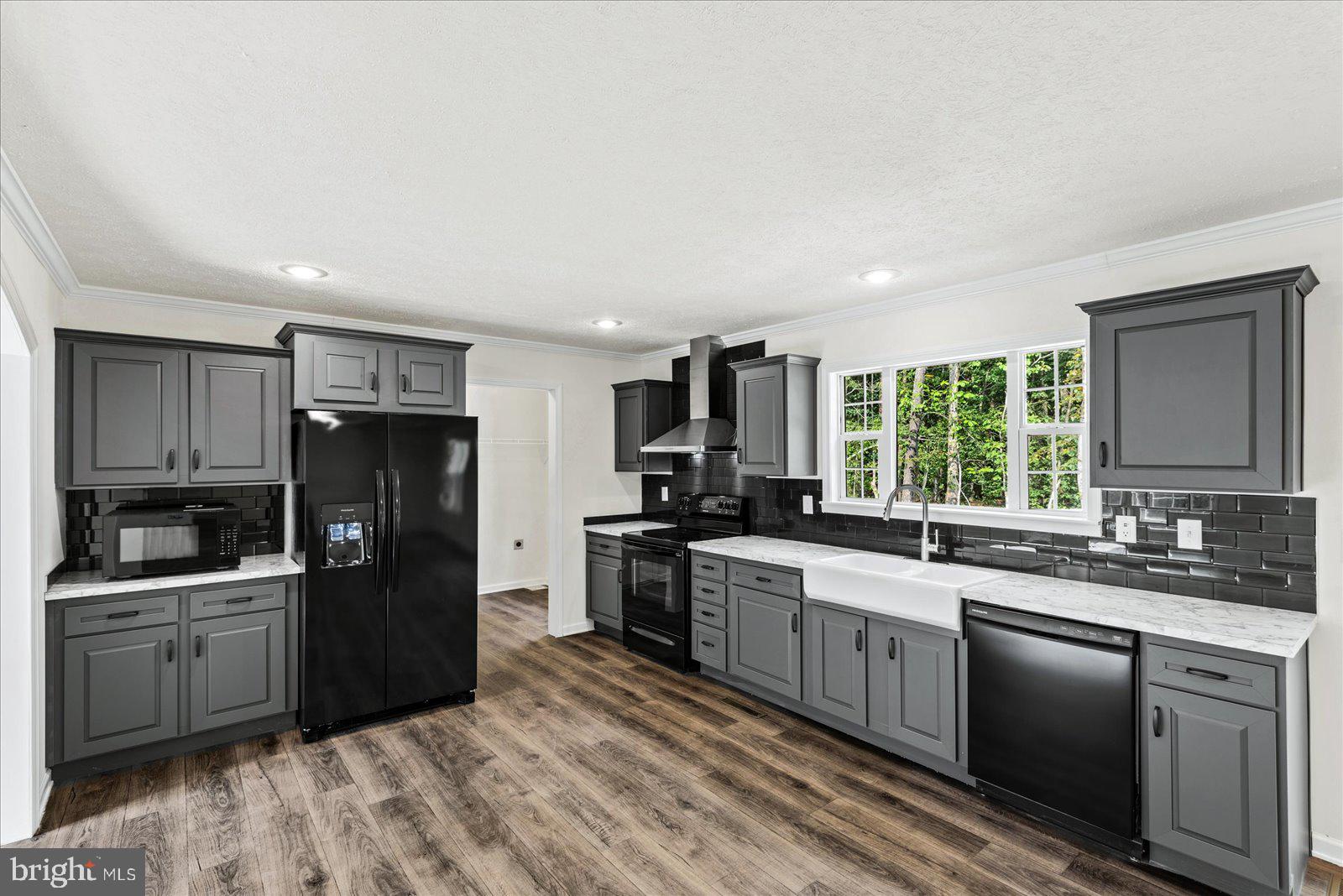 LAKEWOOD ESTATES - Residential