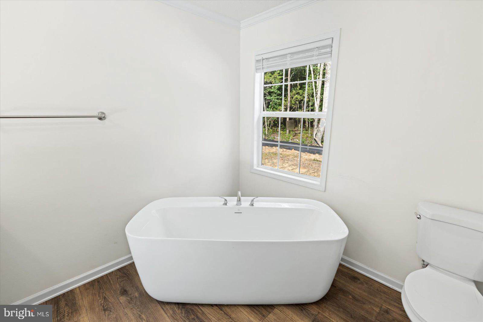 LAKEWOOD ESTATES - Residential