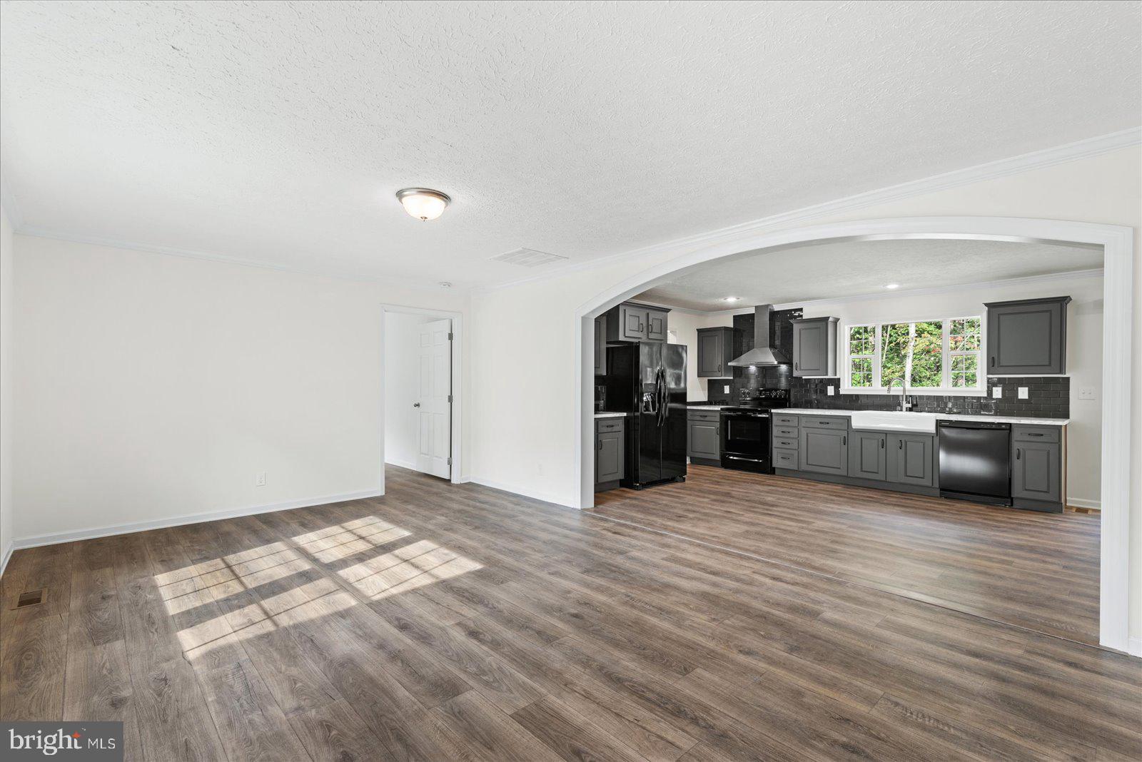 LAKEWOOD ESTATES - Residential