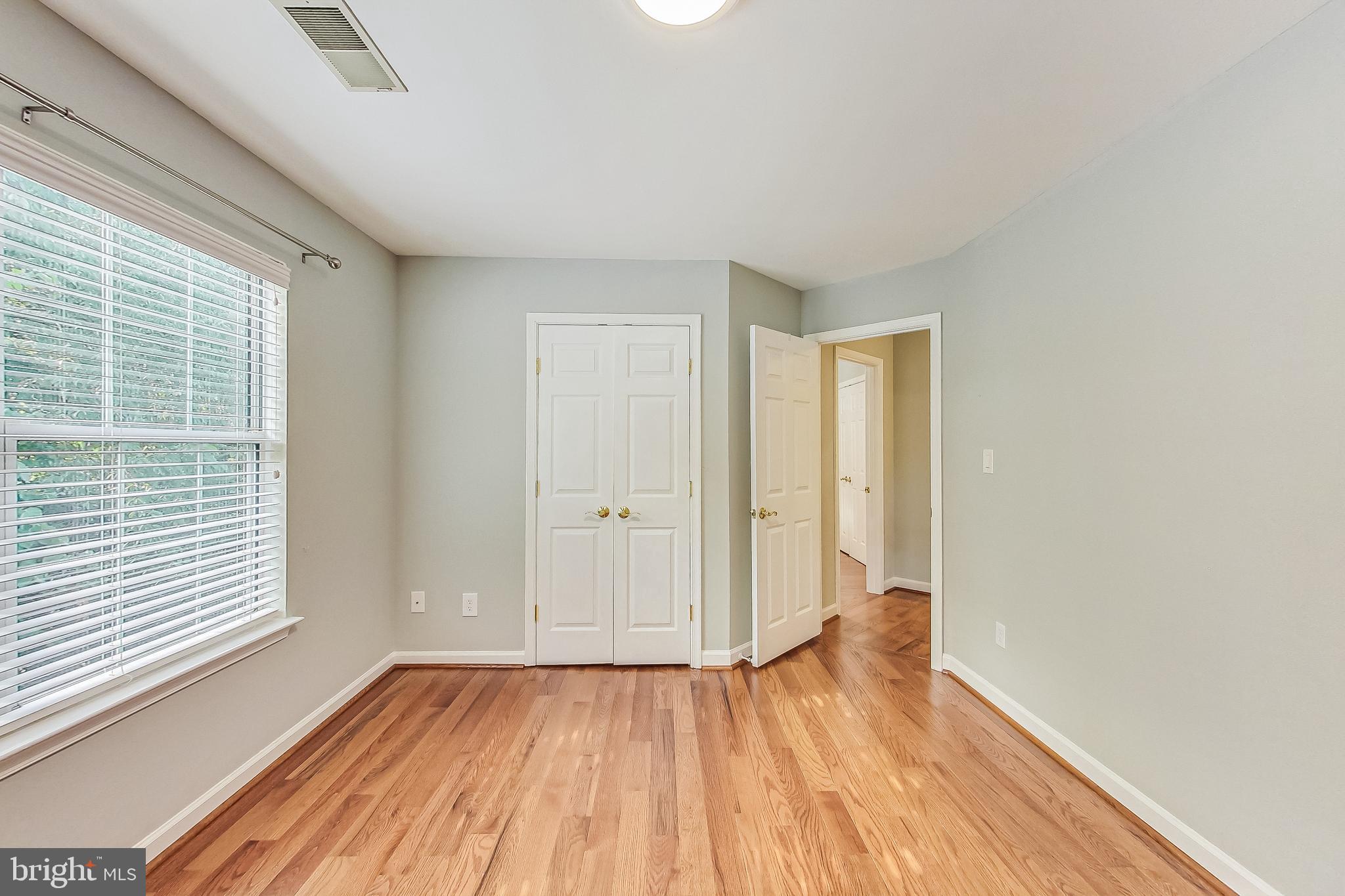 LOWES ISLAND - Residential