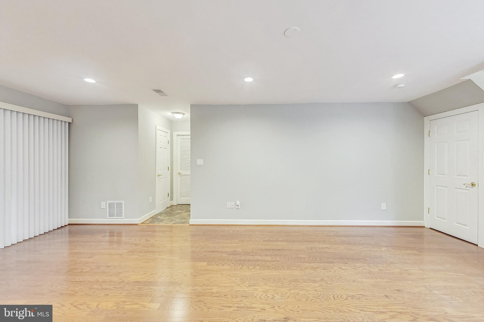 LOWES ISLAND - Residential