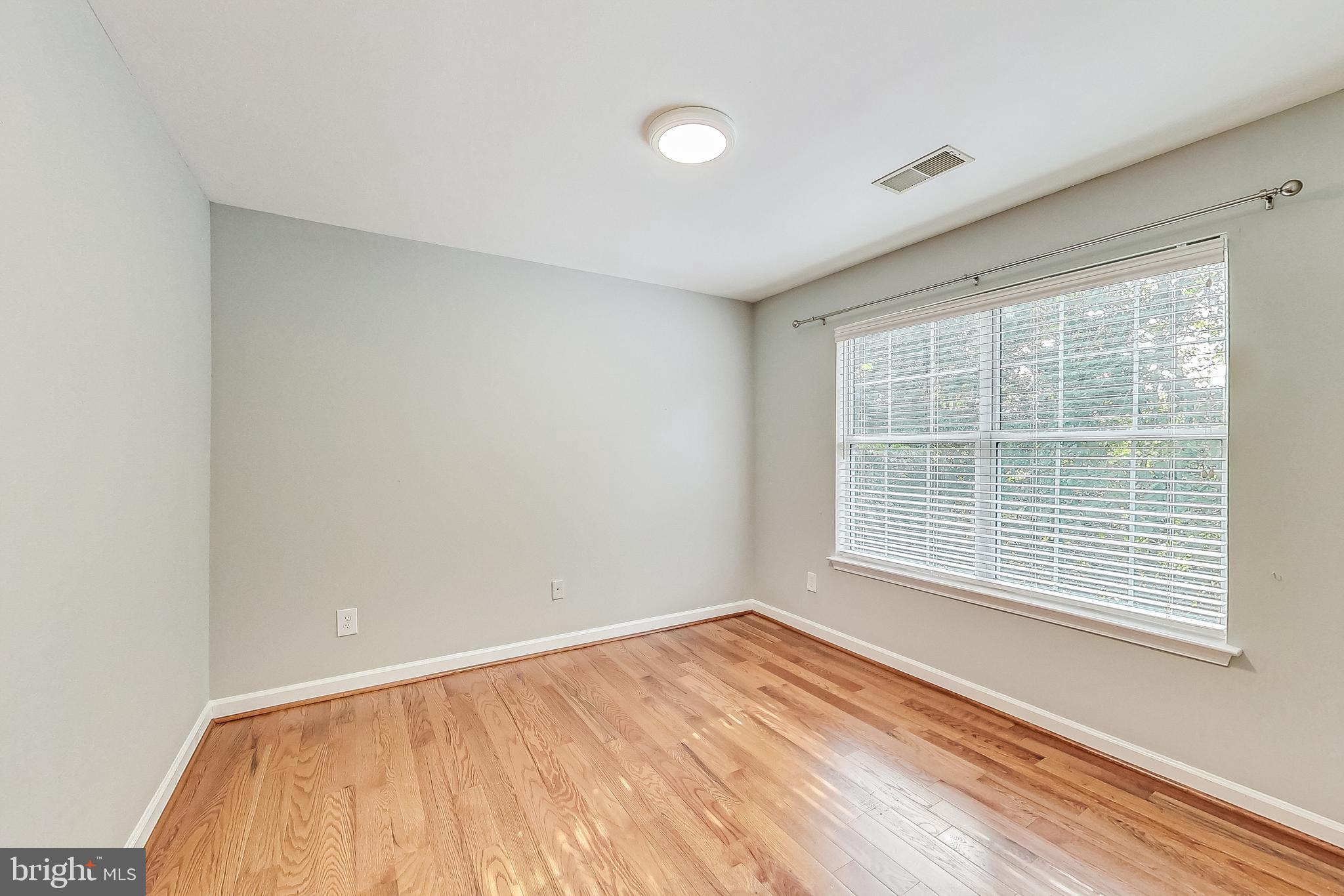 LOWES ISLAND - Residential