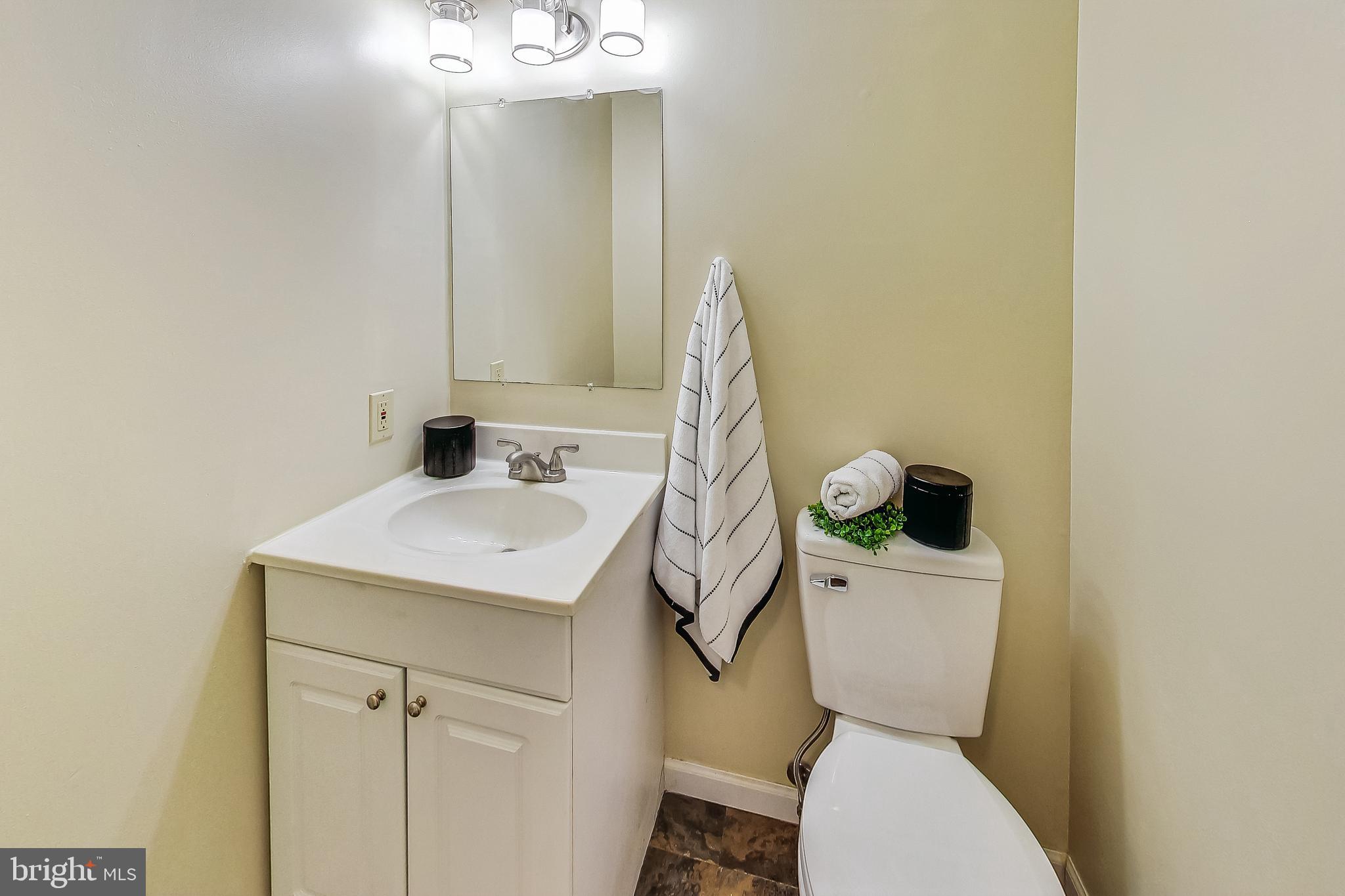 LOWES ISLAND - Residential