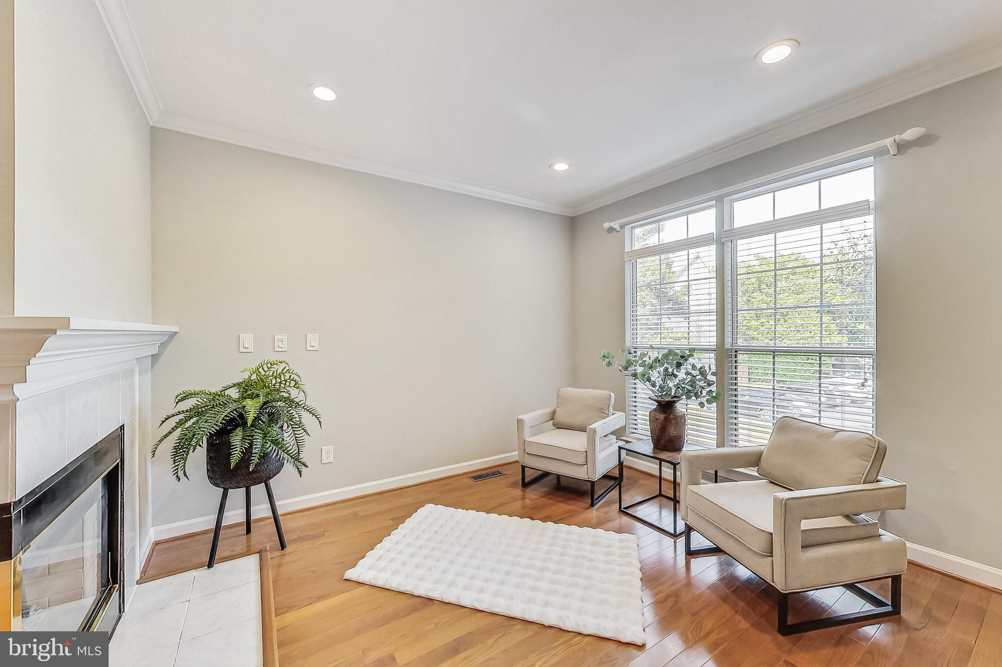 LOWES ISLAND - Residential