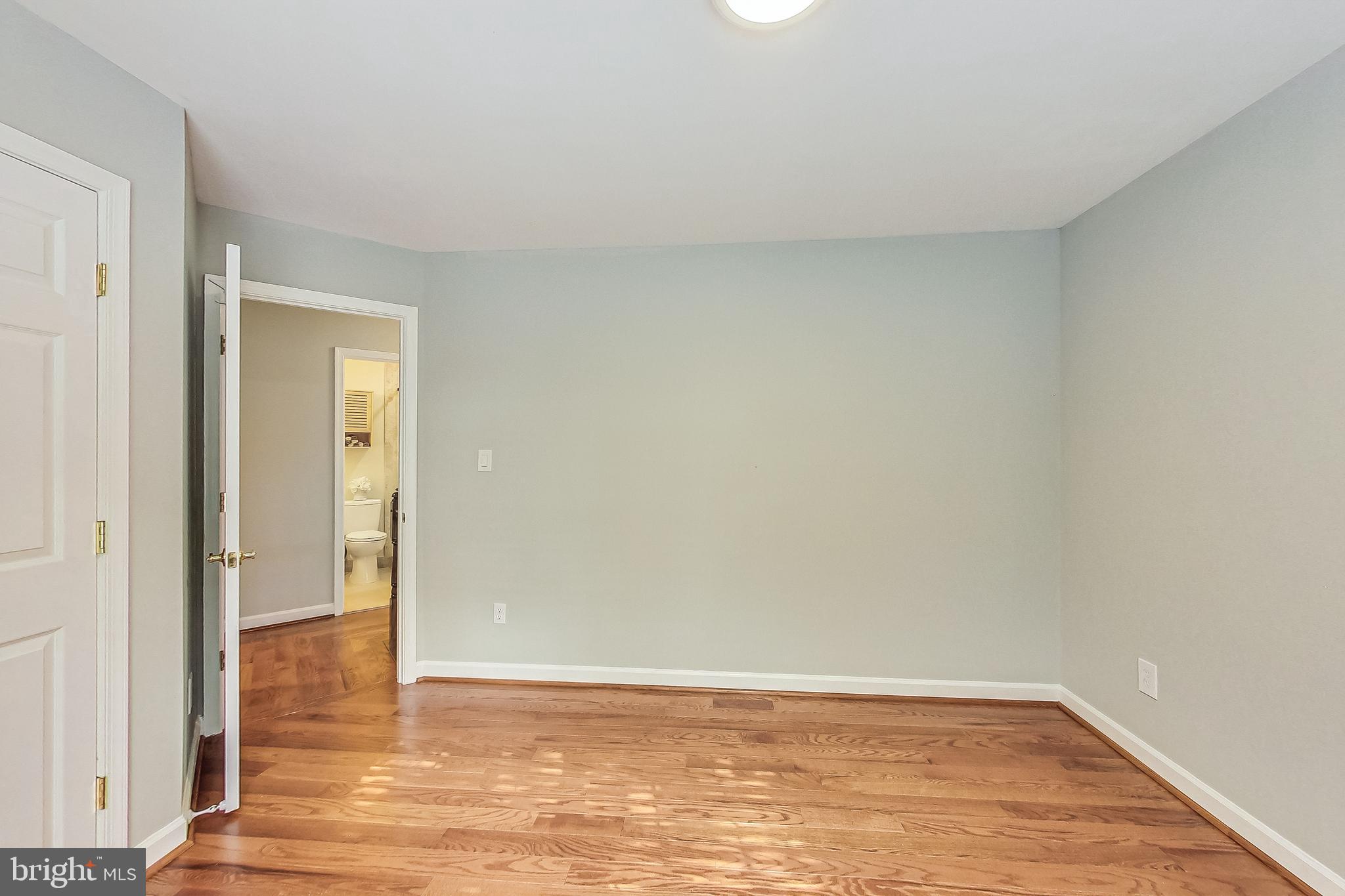 LOWES ISLAND - Residential