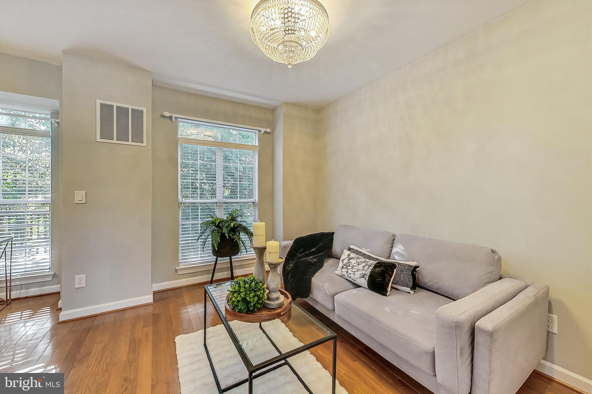 LOWES ISLAND - Residential