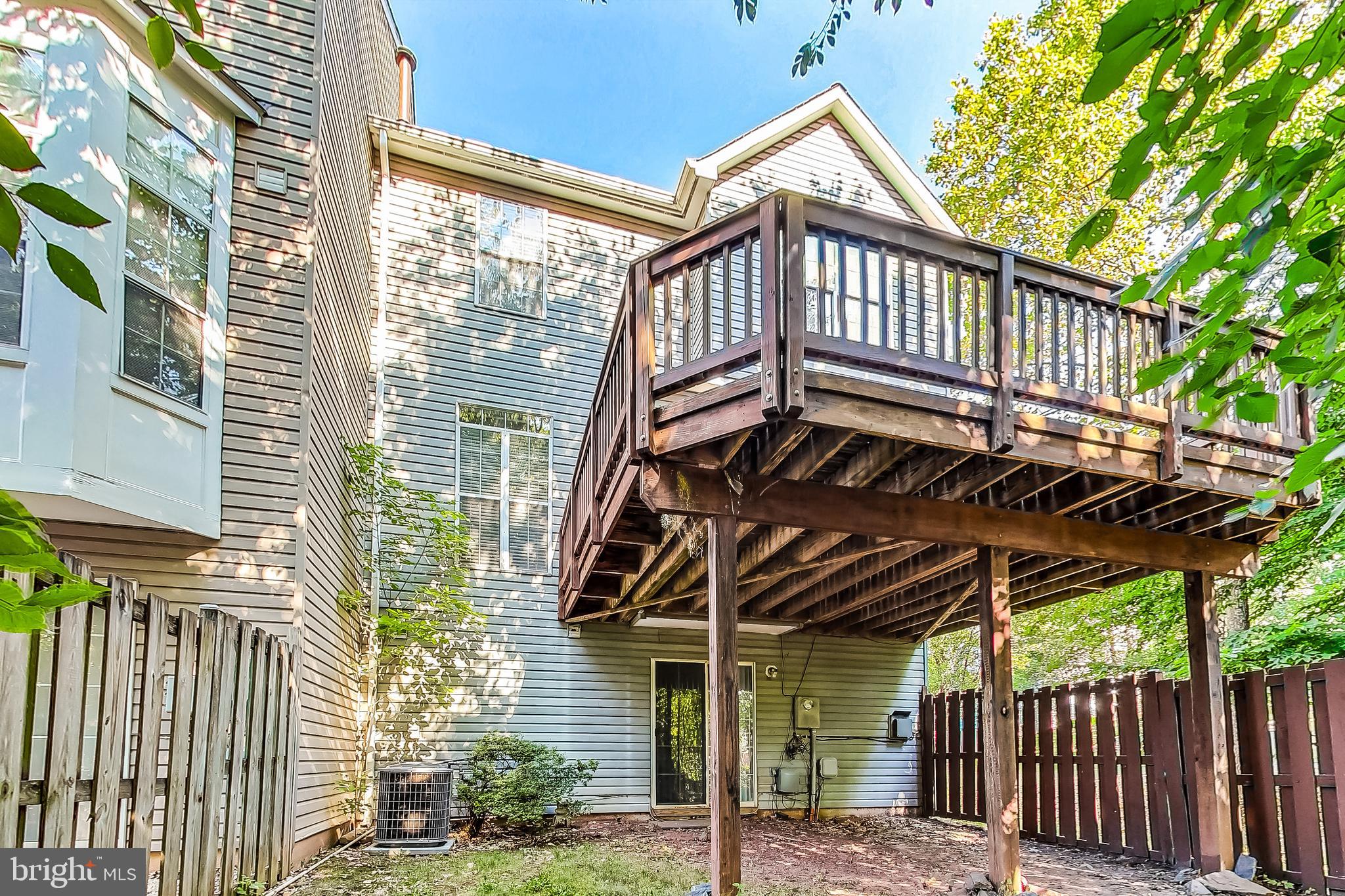 LOWES ISLAND - Residential