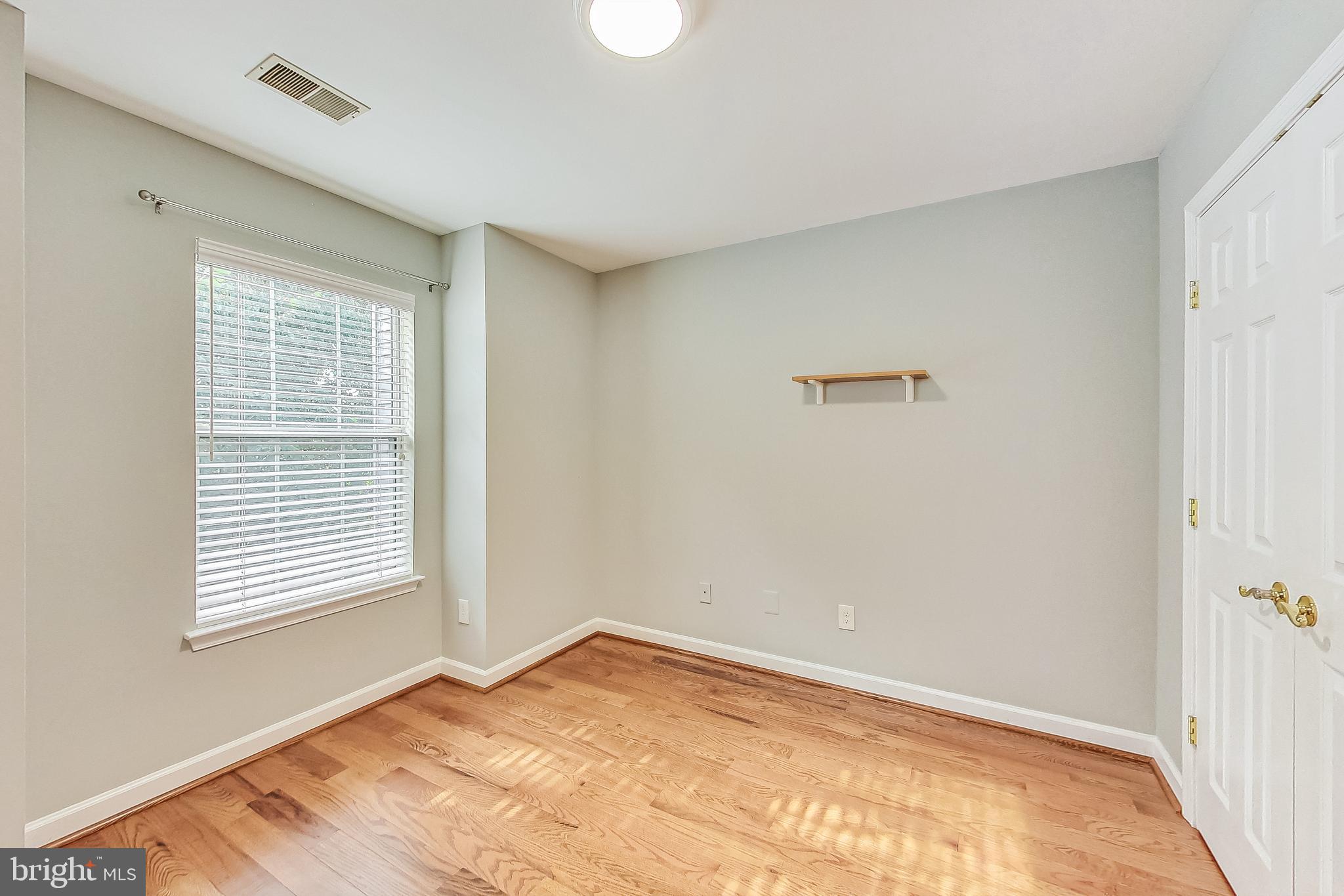 LOWES ISLAND - Residential