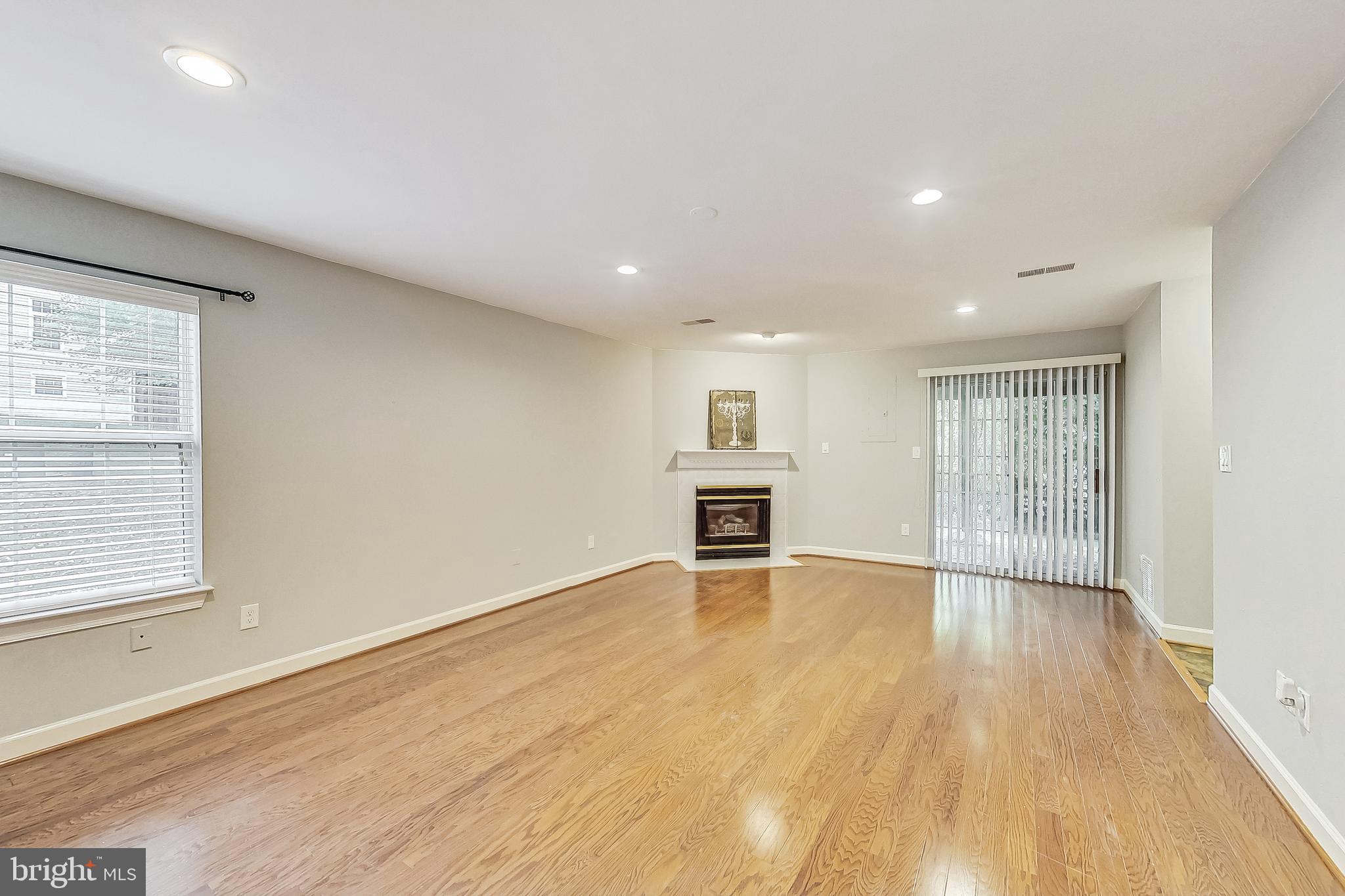 LOWES ISLAND - Residential