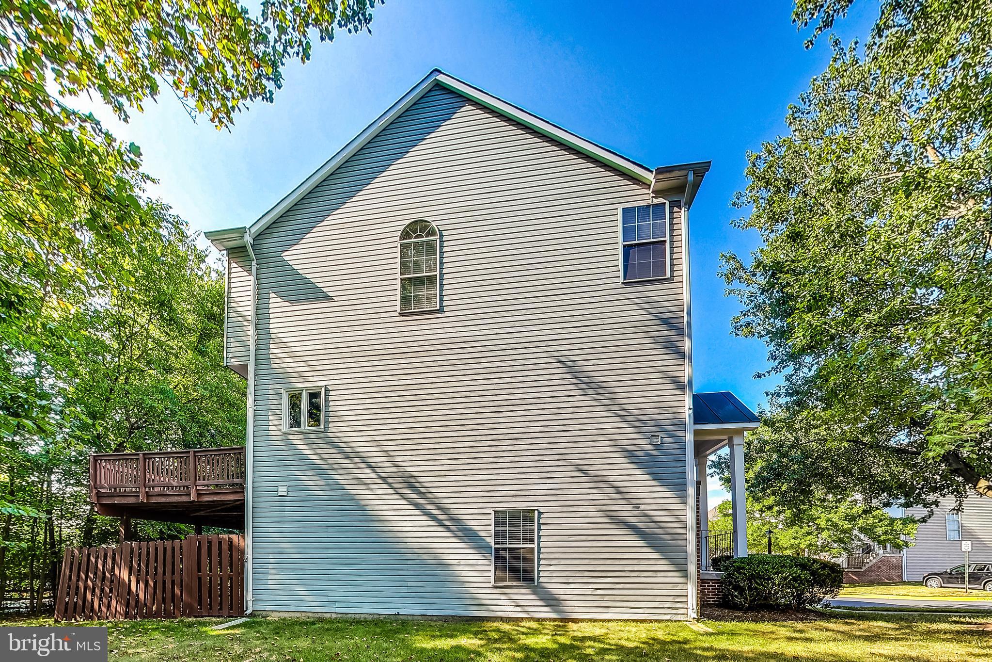 LOWES ISLAND - Residential