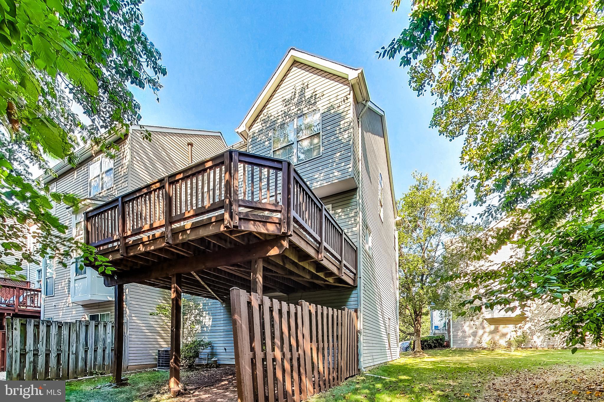 LOWES ISLAND - Residential