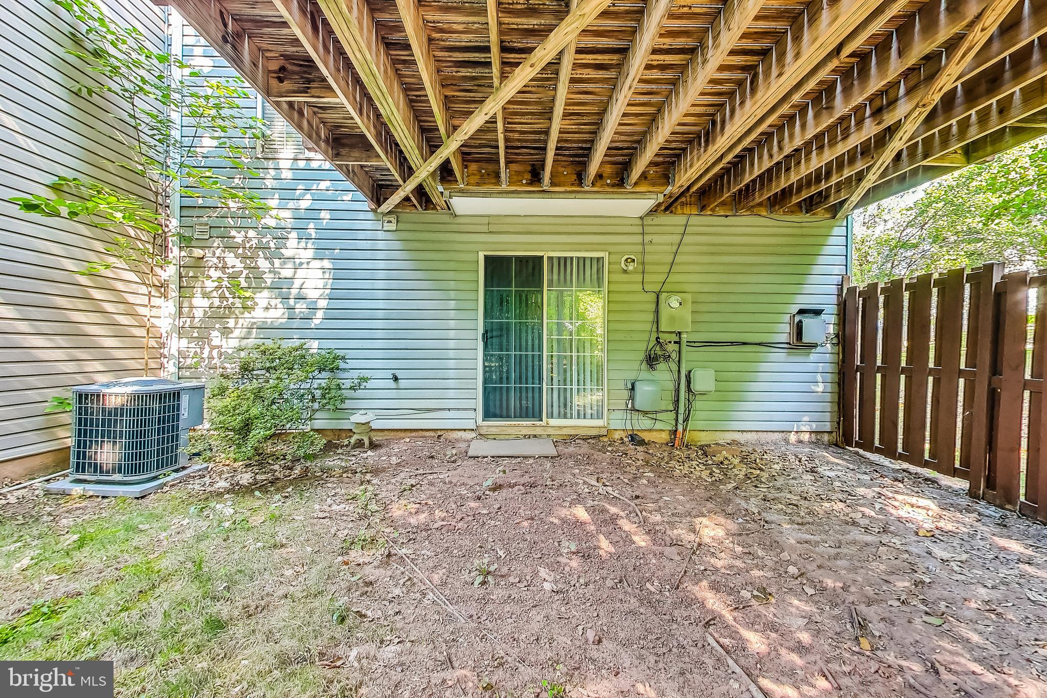 LOWES ISLAND - Residential