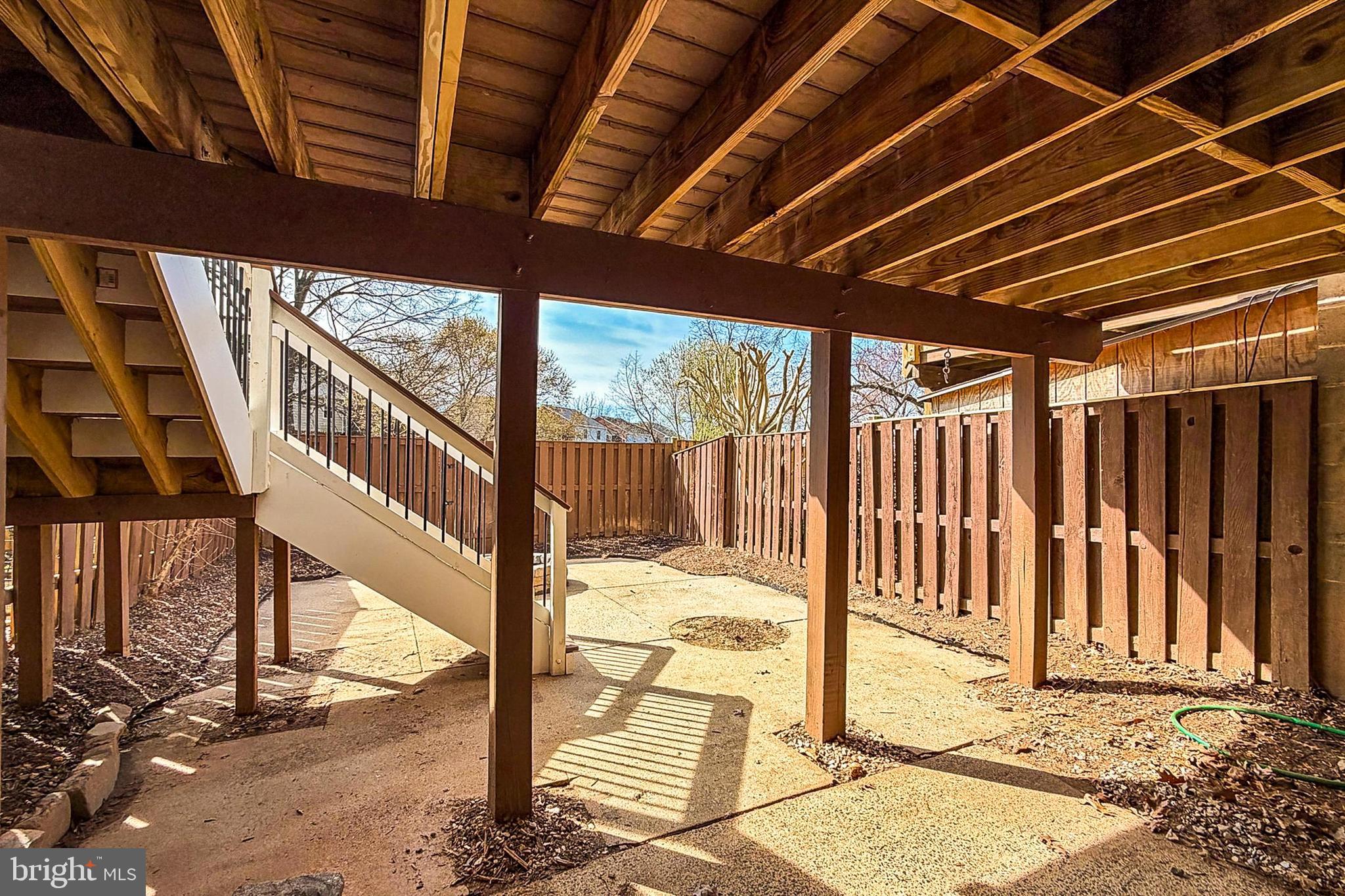 LAKE BRADDOCK - Residential