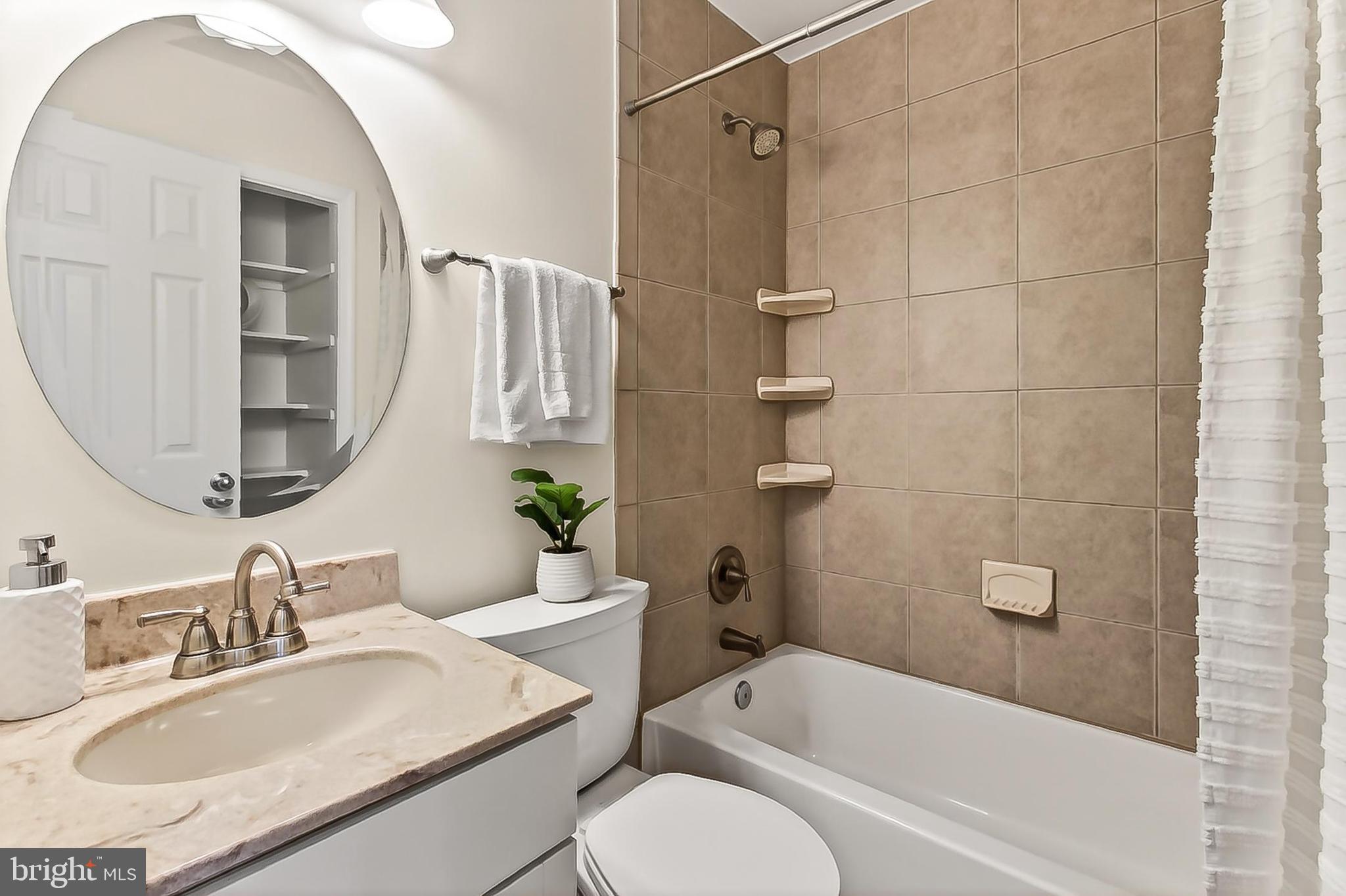 LAKE BRADDOCK - Residential