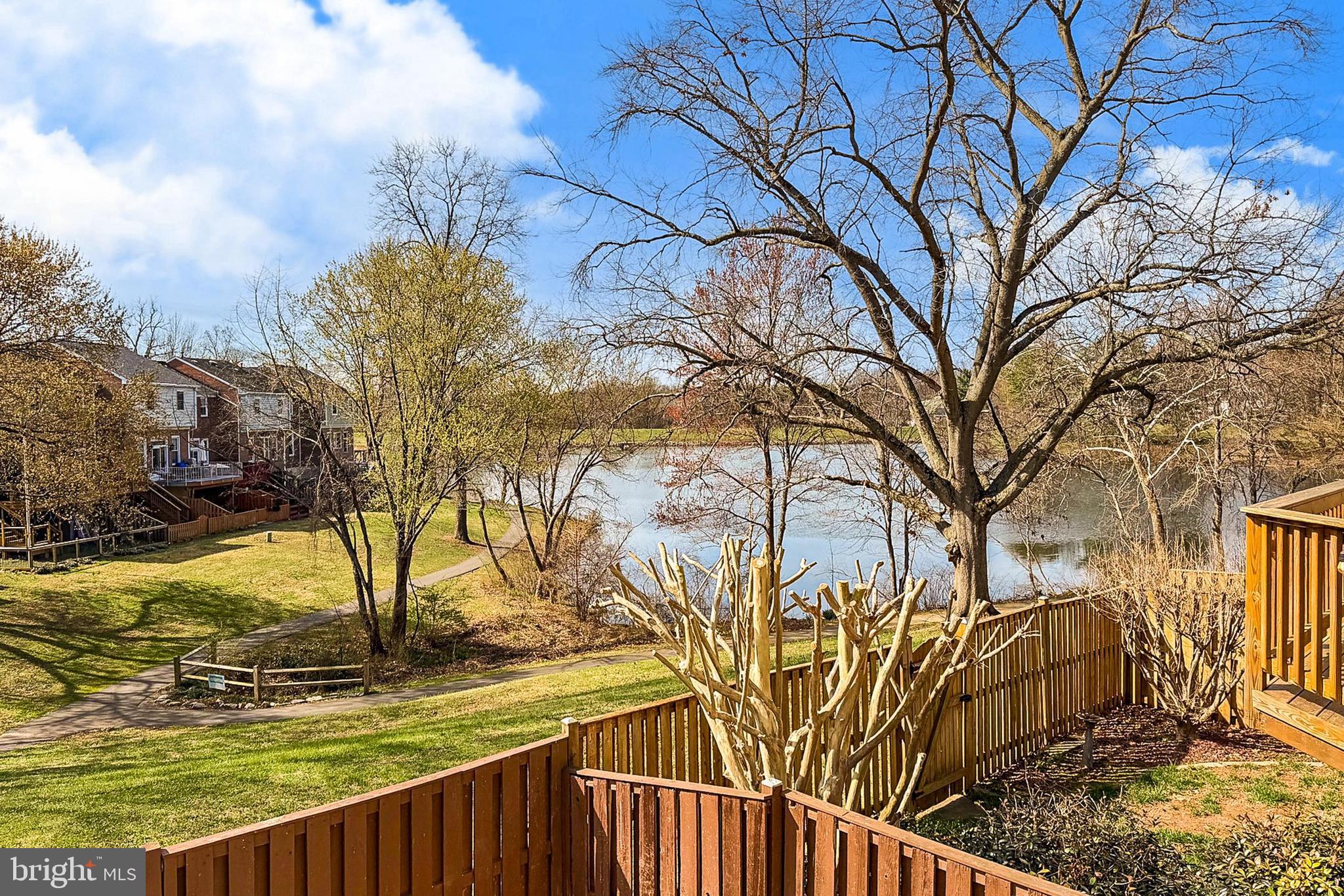 LAKE BRADDOCK - Residential