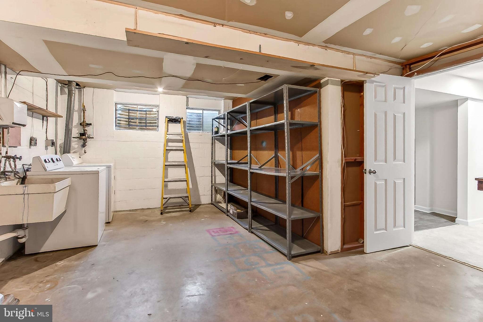 LAKE BRADDOCK - Residential