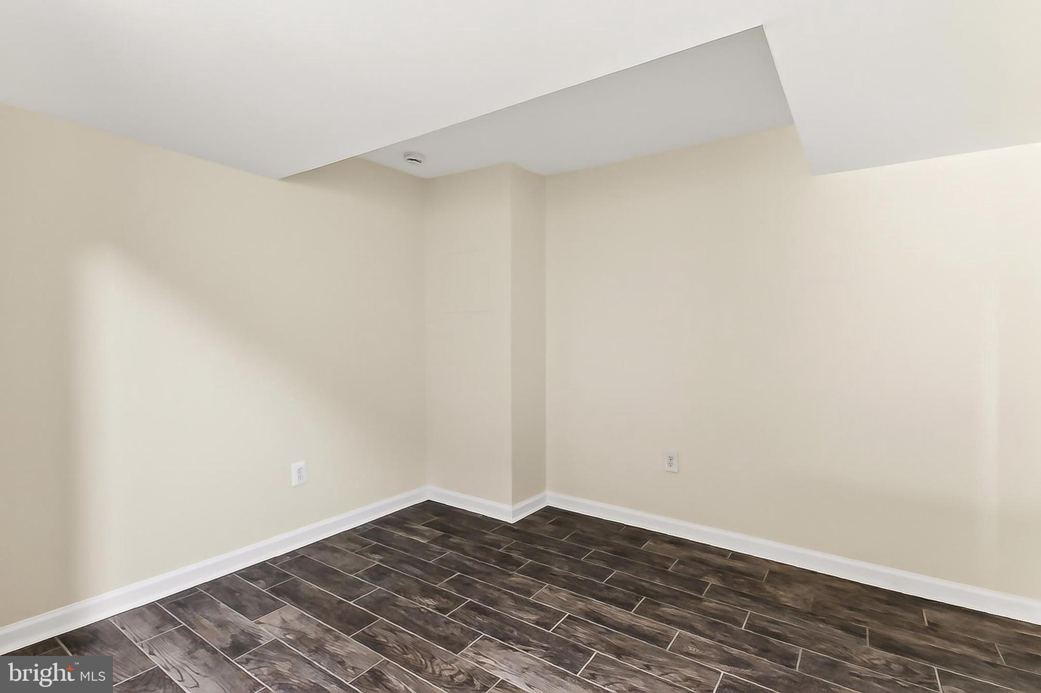 LAKE BRADDOCK - Residential