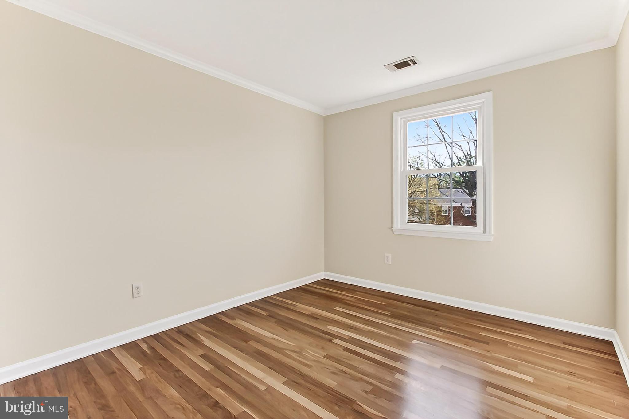 LAKE BRADDOCK - Residential