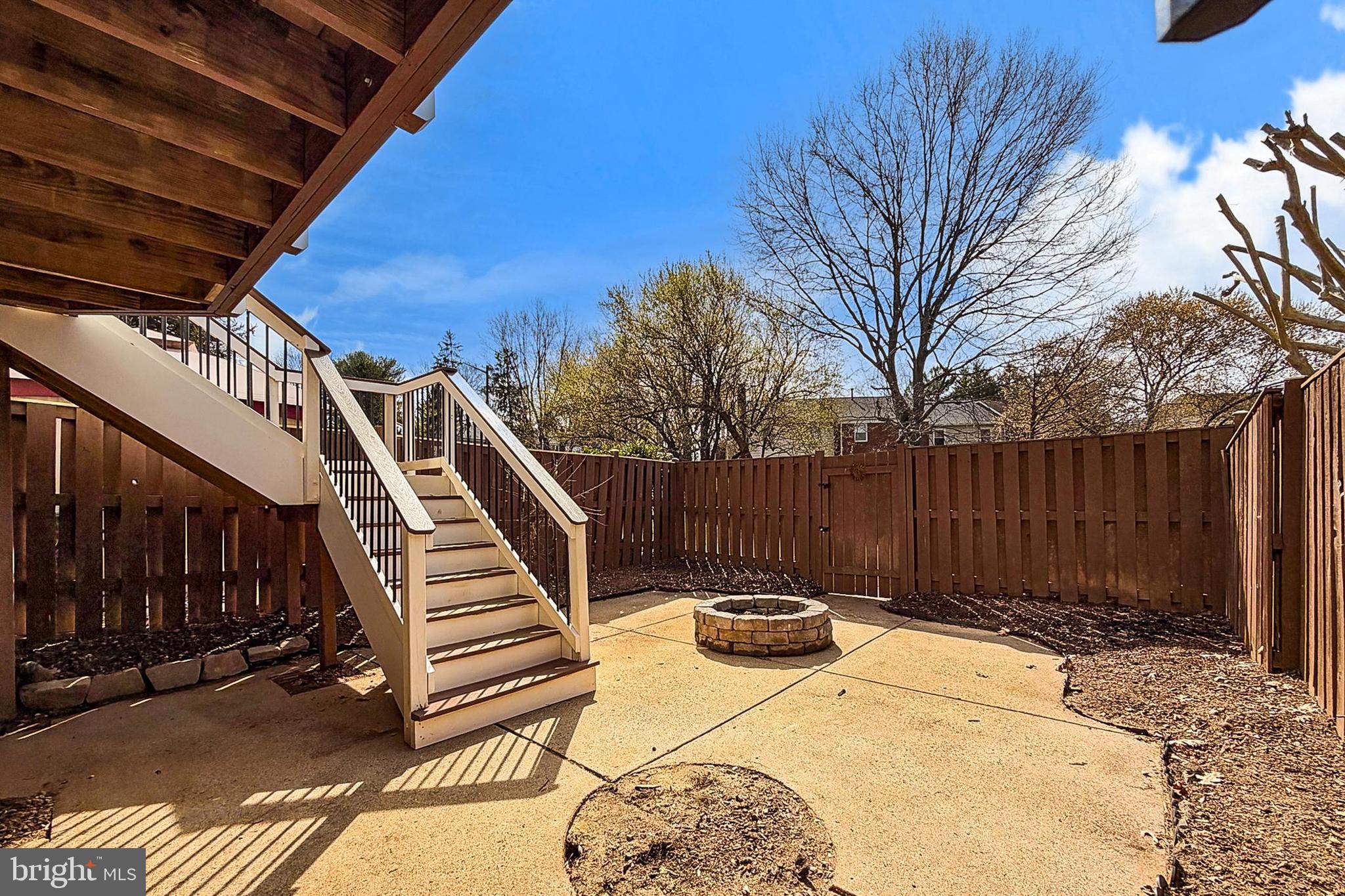 LAKE BRADDOCK - Residential