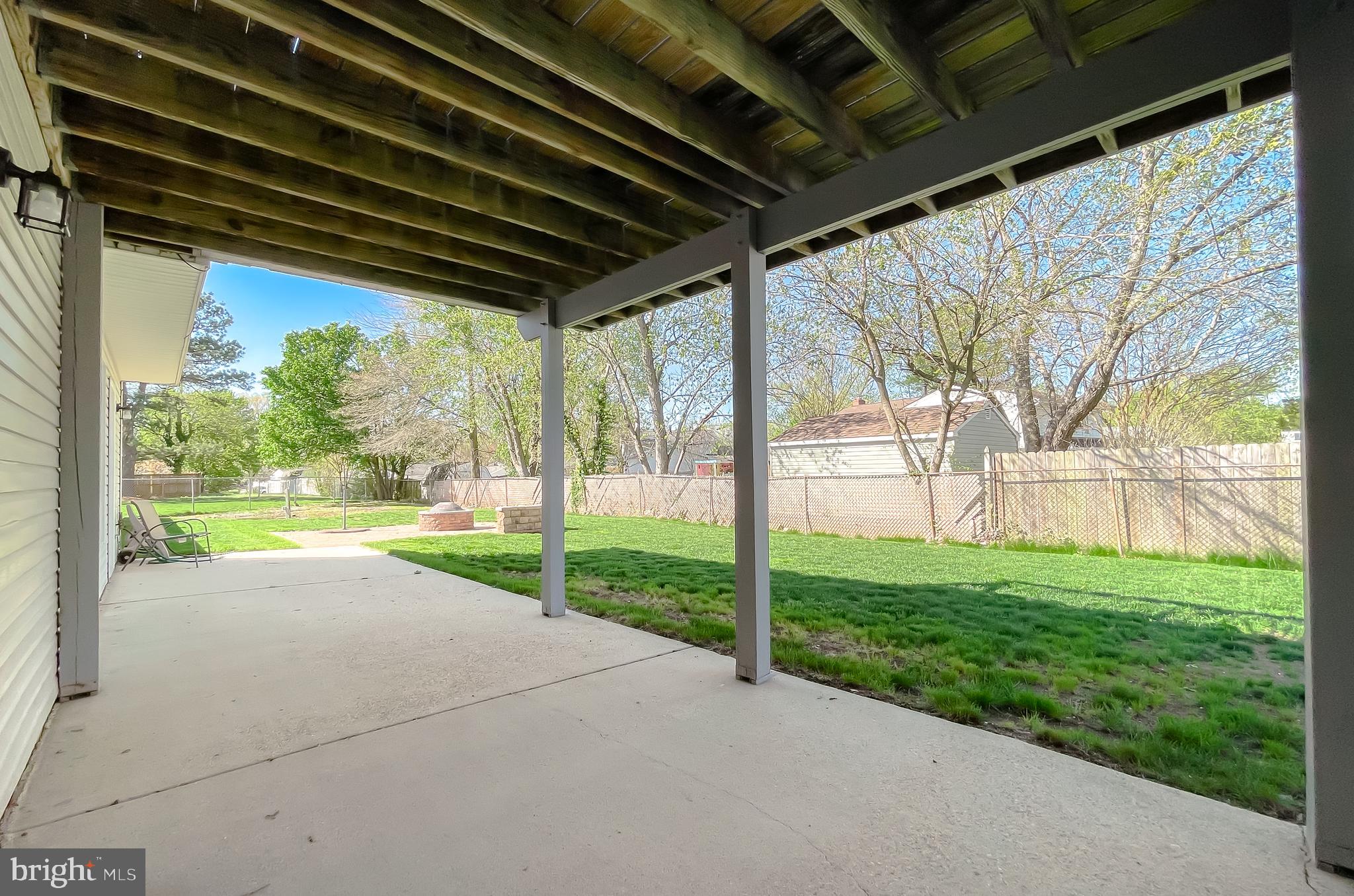 COUNTRY PINES - Residential