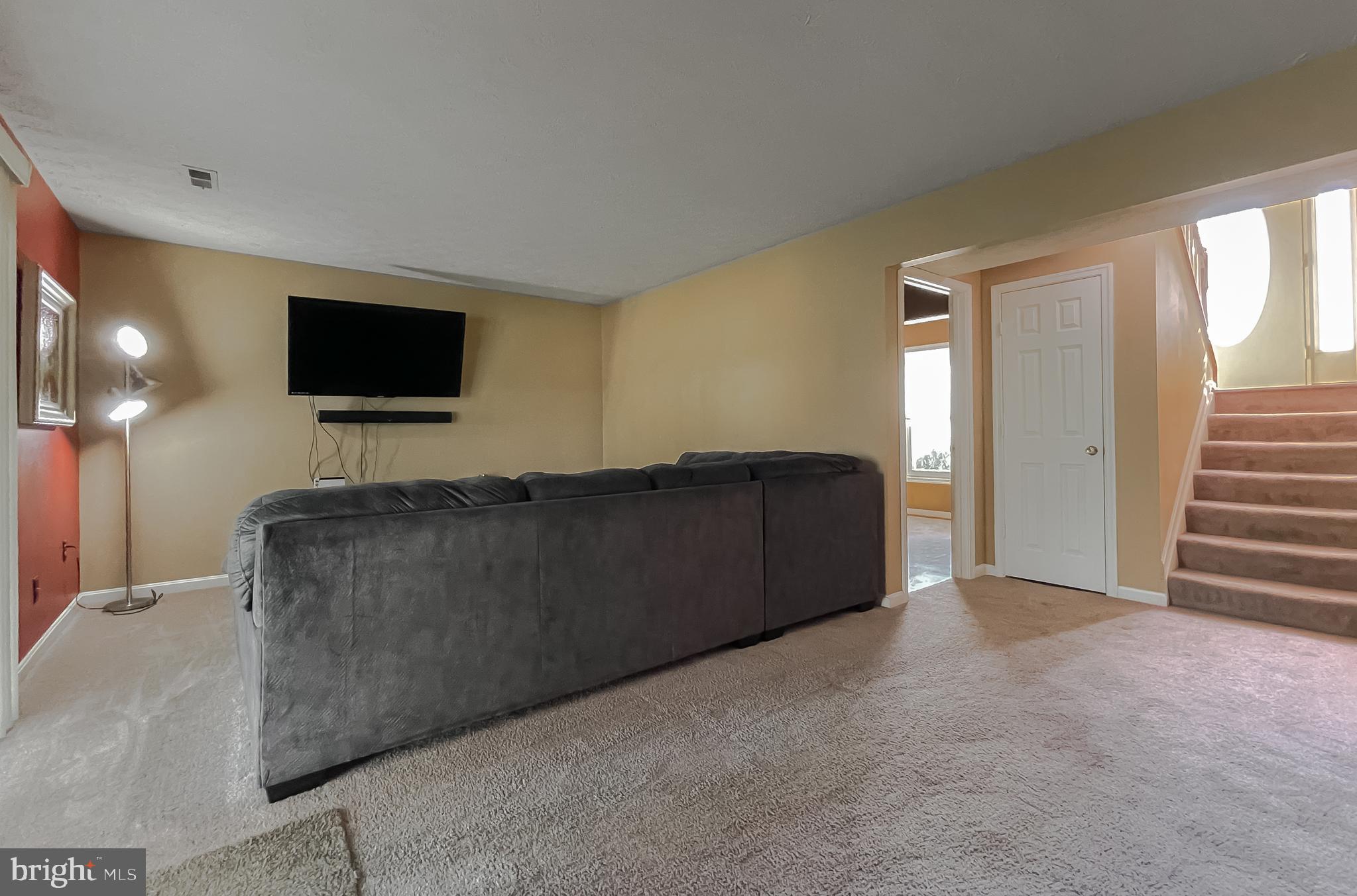 COUNTRY PINES - Residential