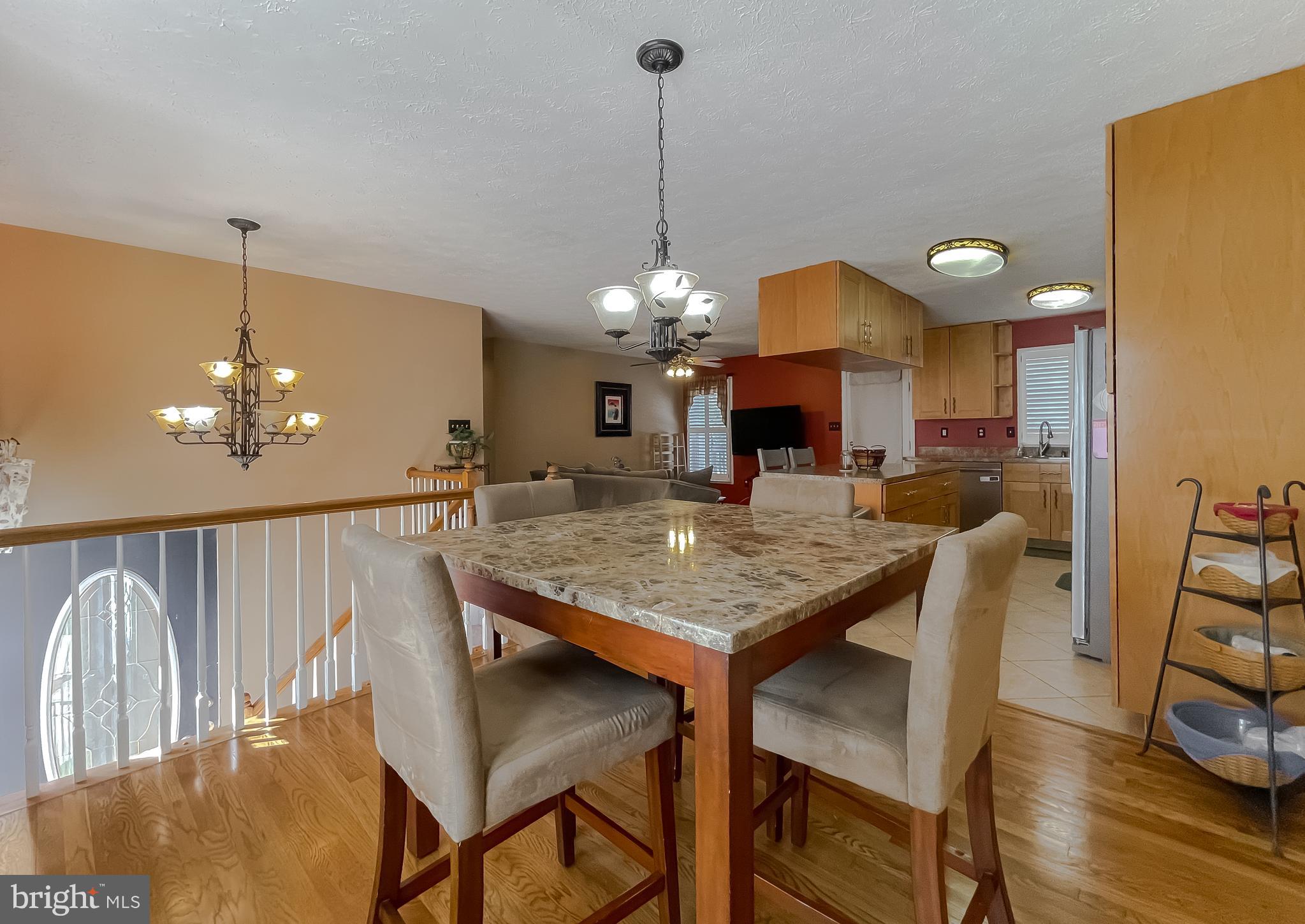 COUNTRY PINES - Residential