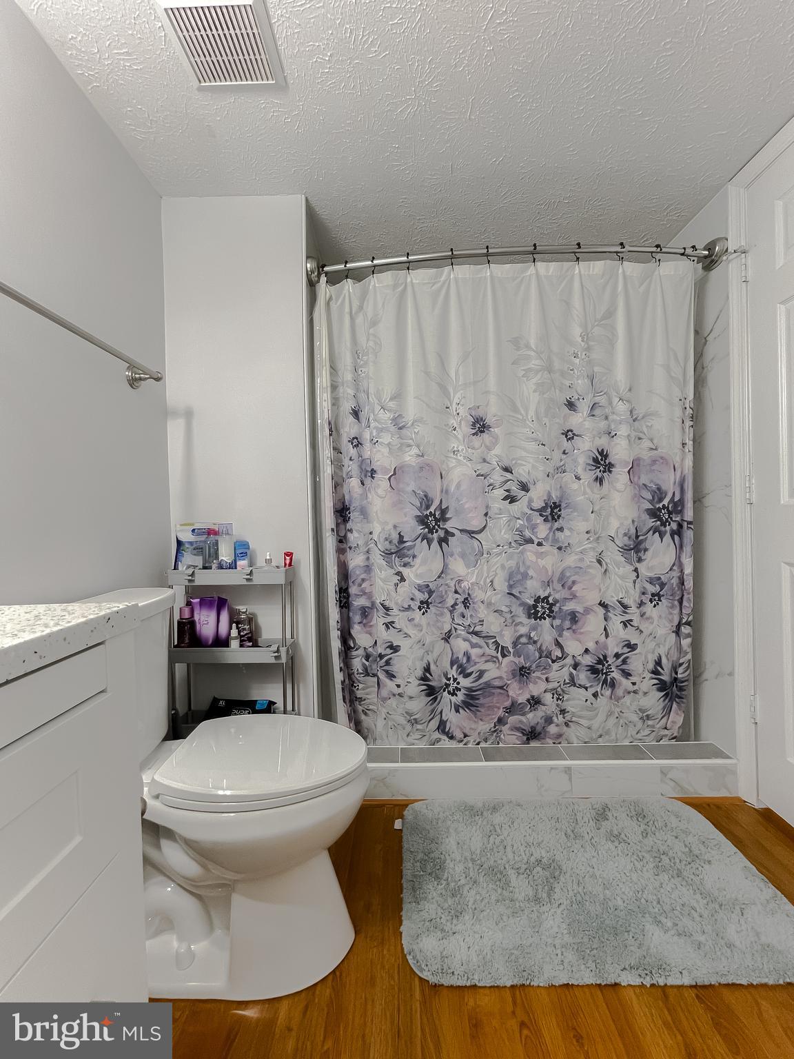 COUNTRY PINES - Residential