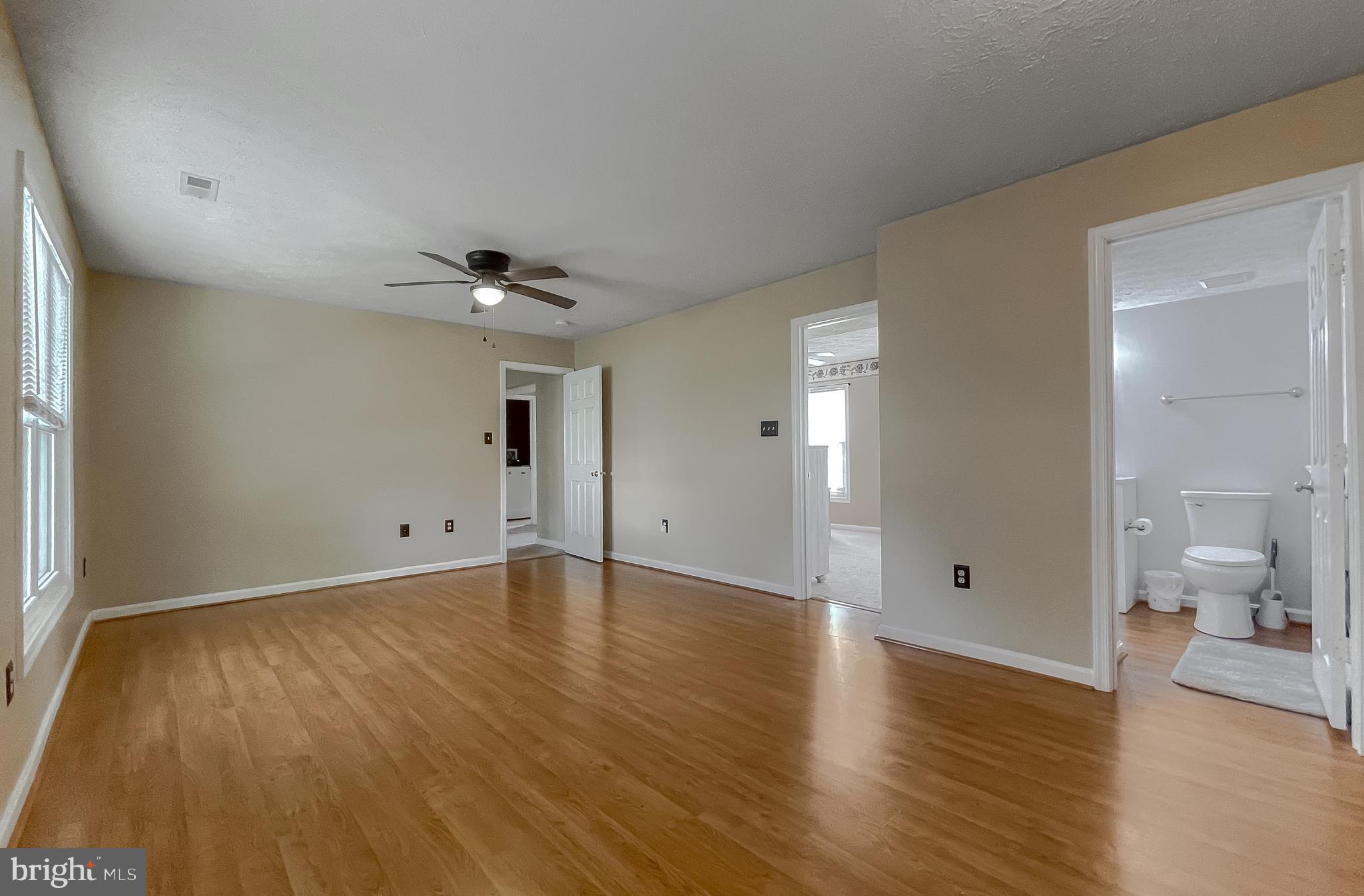 COUNTRY PINES - Residential