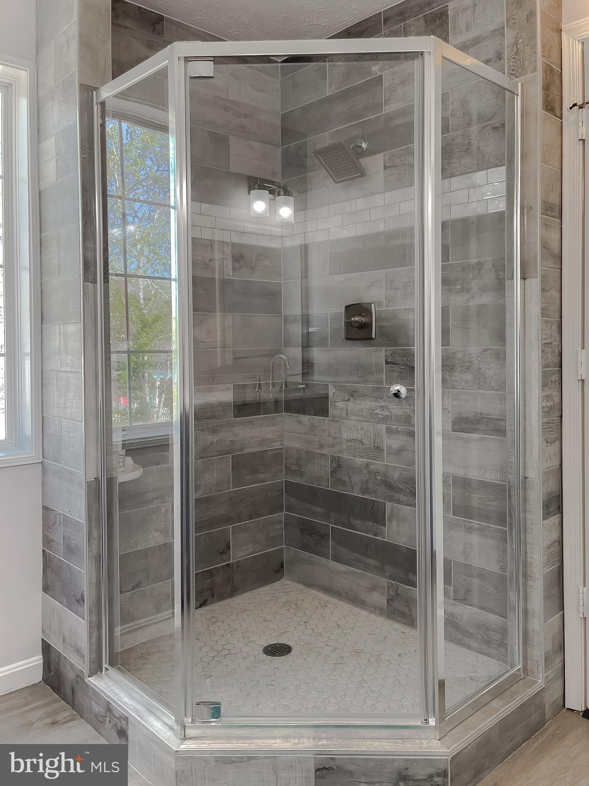 COUNTRY PINES - Residential