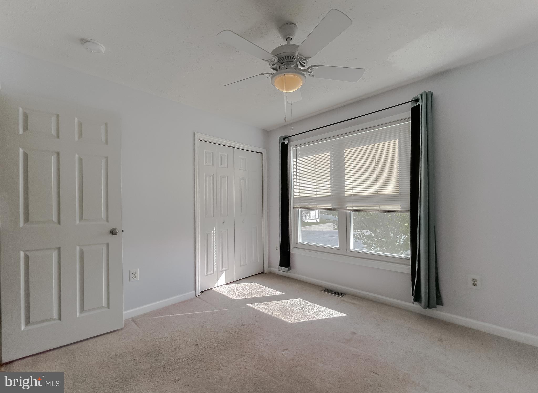 COUNTRY PINES - Residential