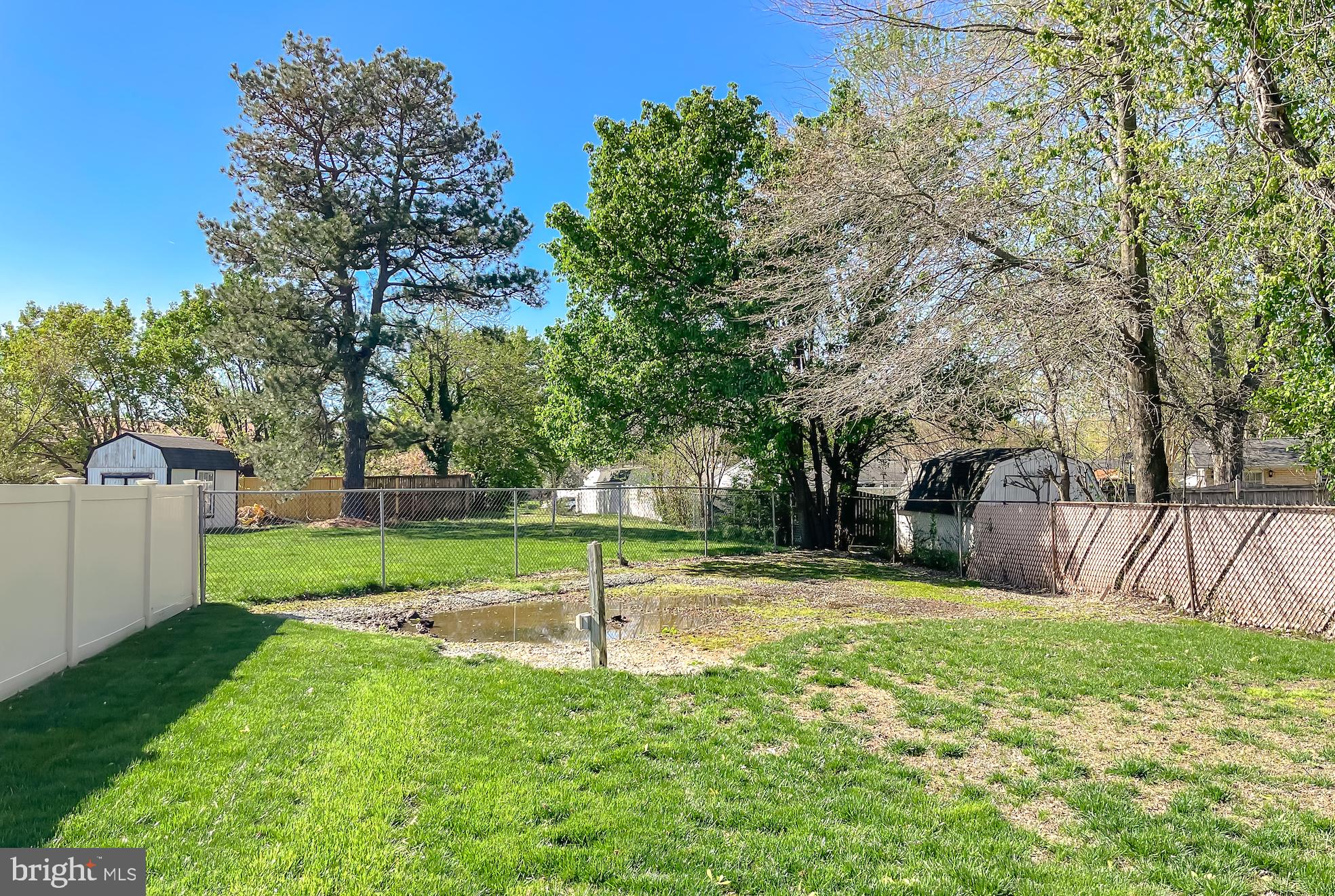 COUNTRY PINES - Residential