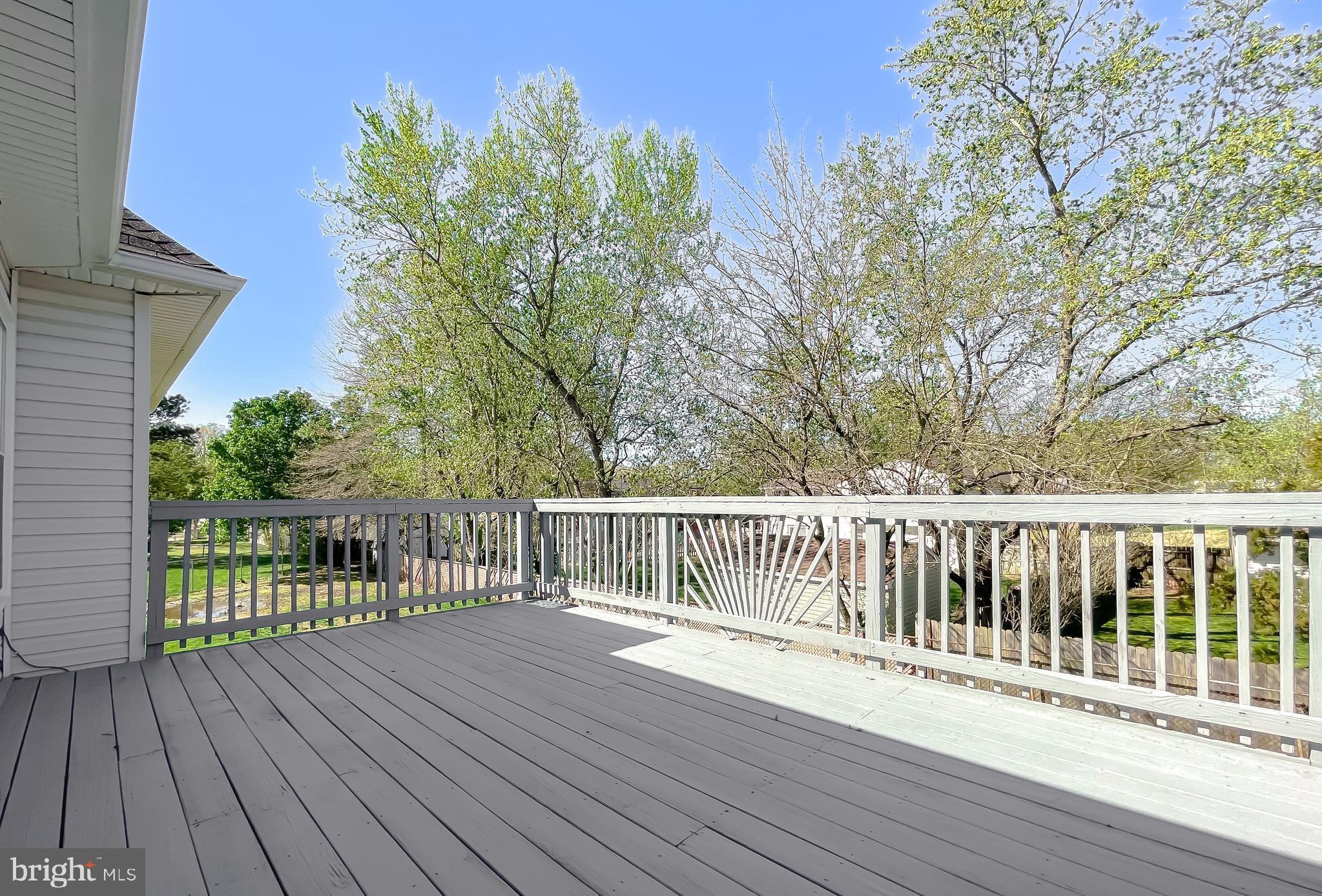 COUNTRY PINES - Residential