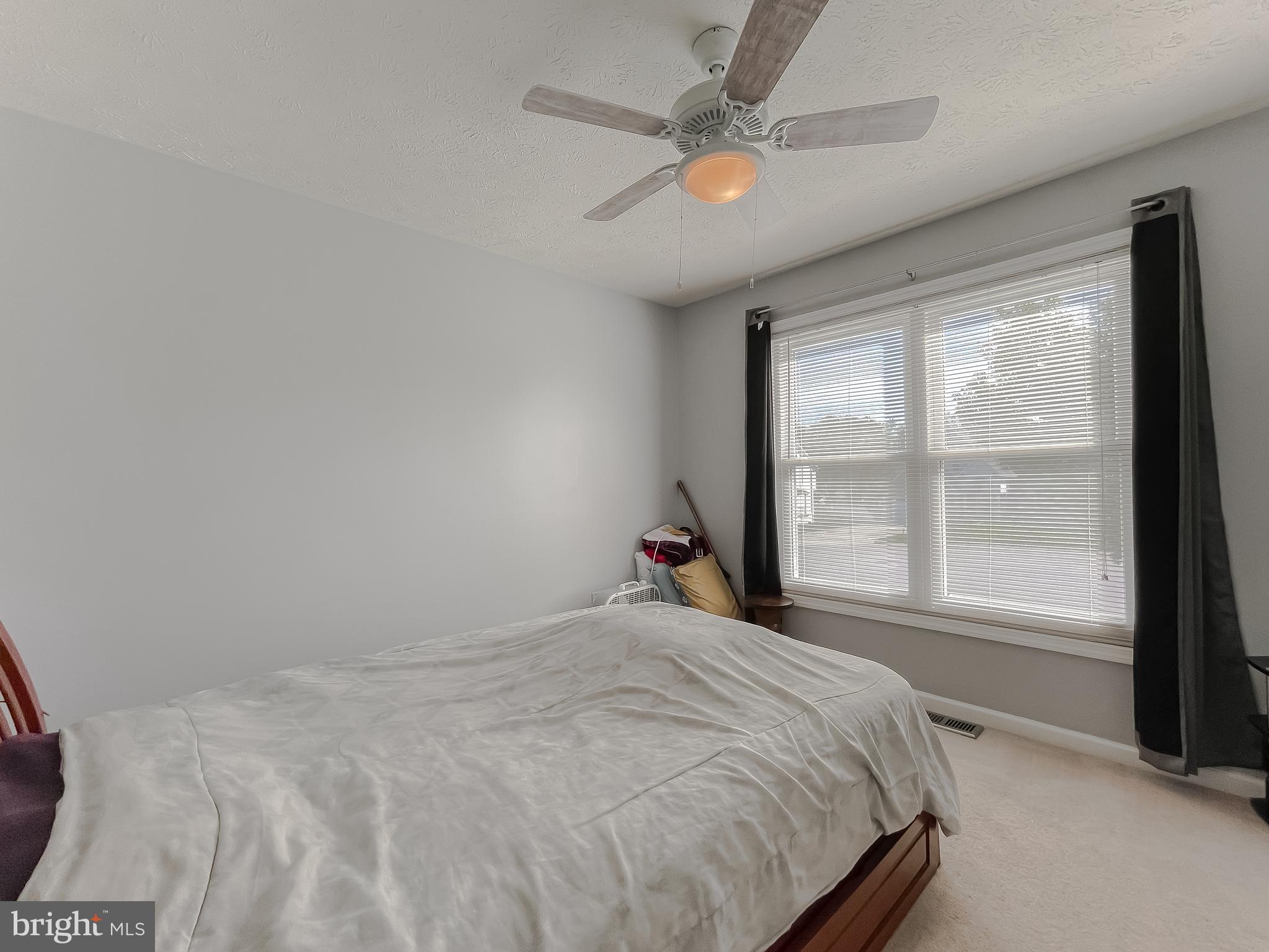 COUNTRY PINES - Residential