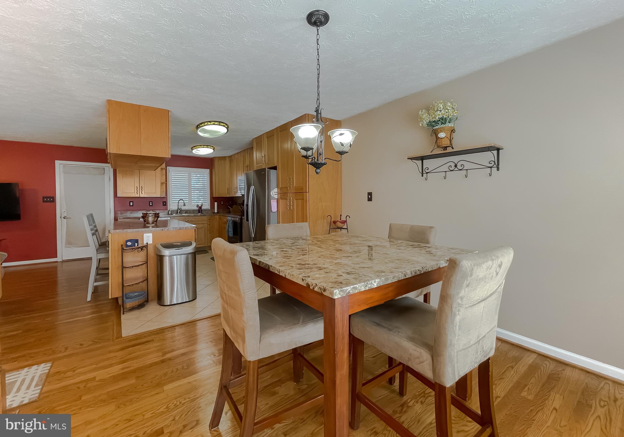 COUNTRY PINES - Residential