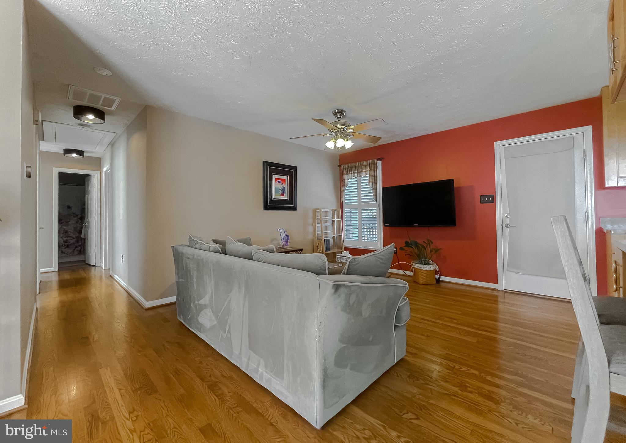 COUNTRY PINES - Residential