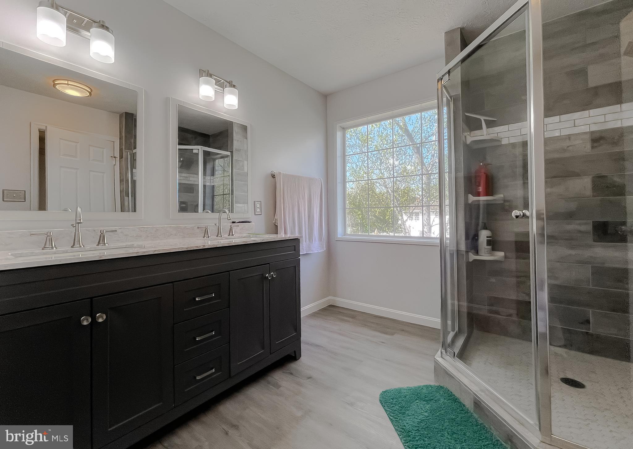 COUNTRY PINES - Residential