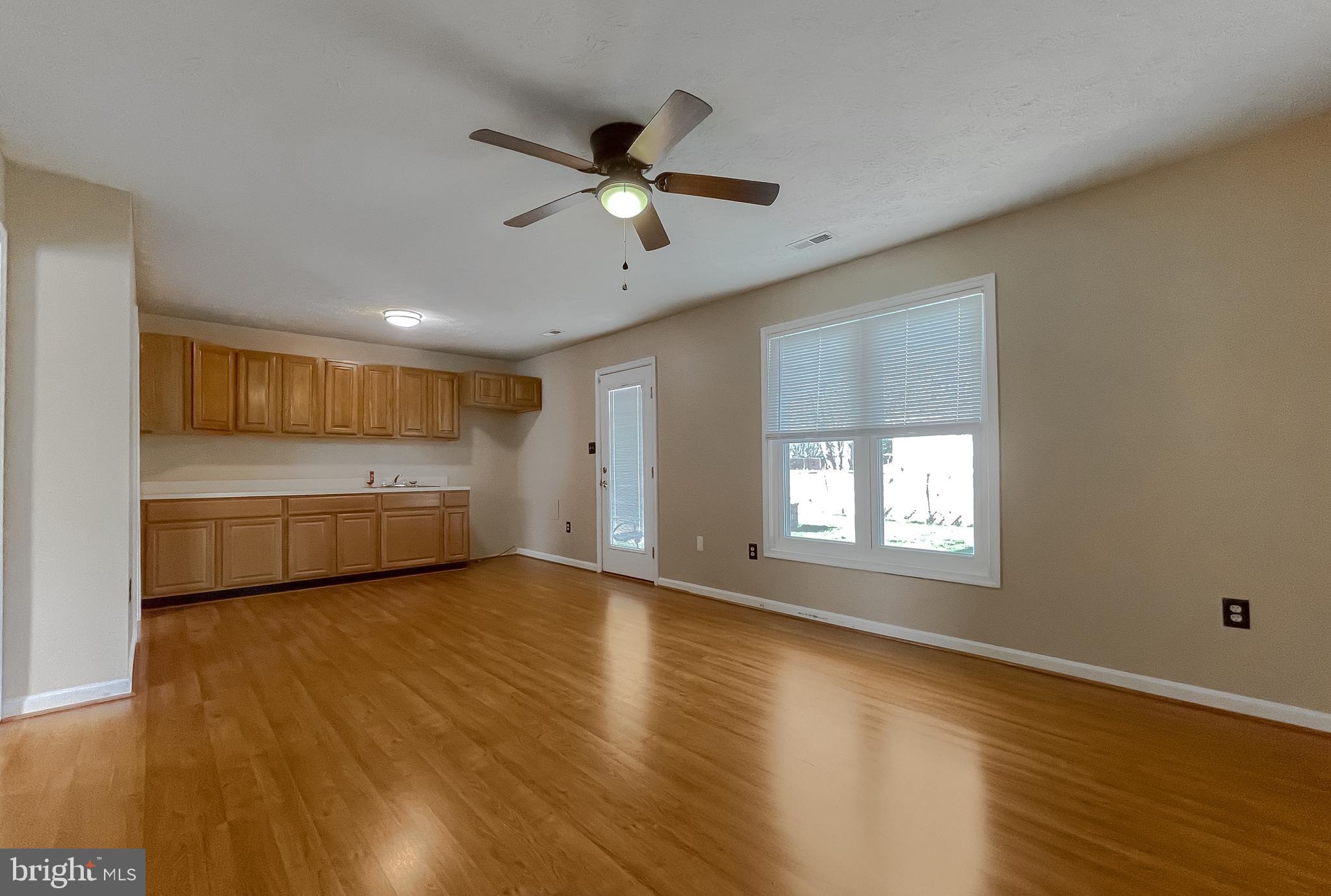 COUNTRY PINES - Residential