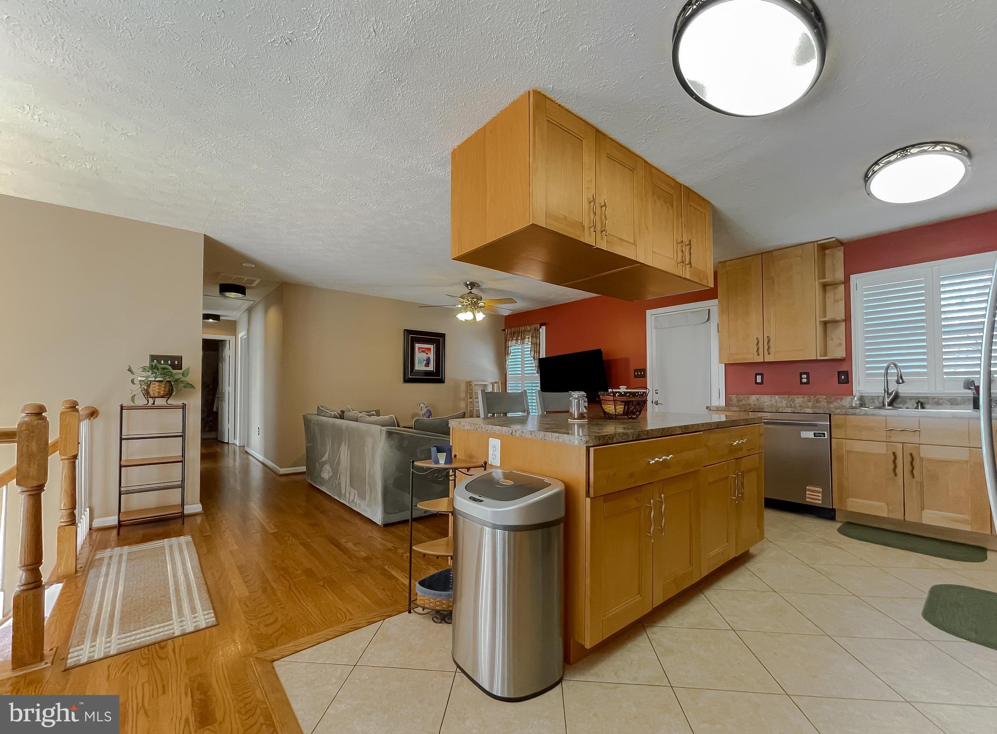 COUNTRY PINES - Residential