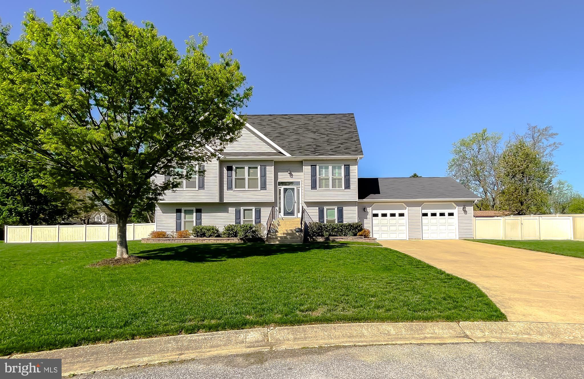 COUNTRY PINES - Residential