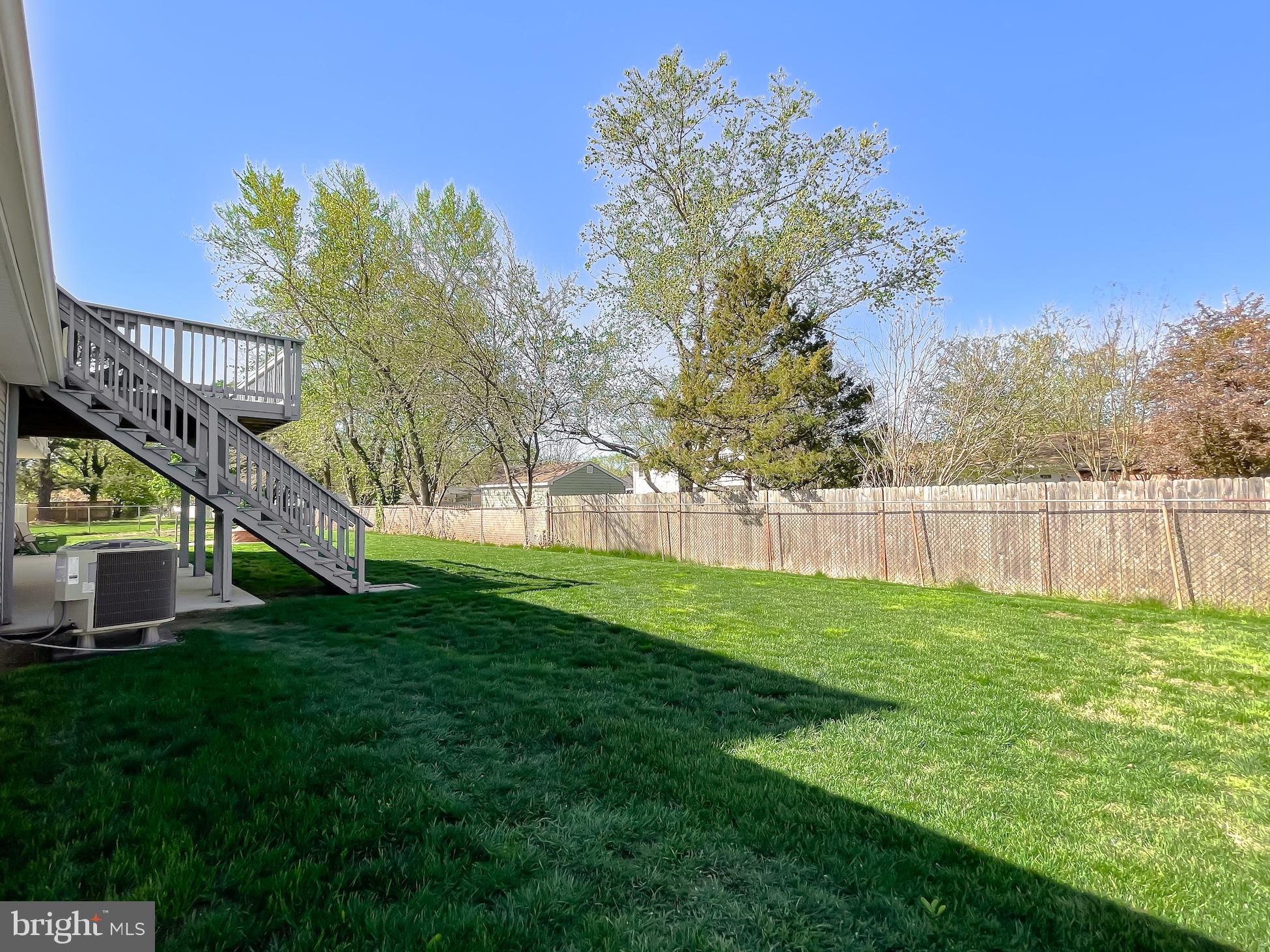 COUNTRY PINES - Residential