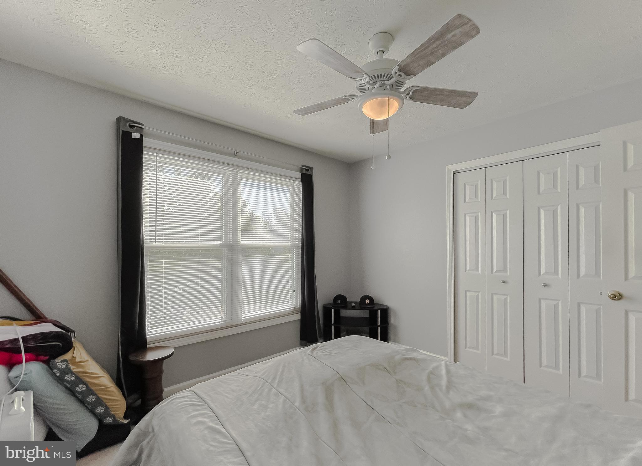 COUNTRY PINES - Residential