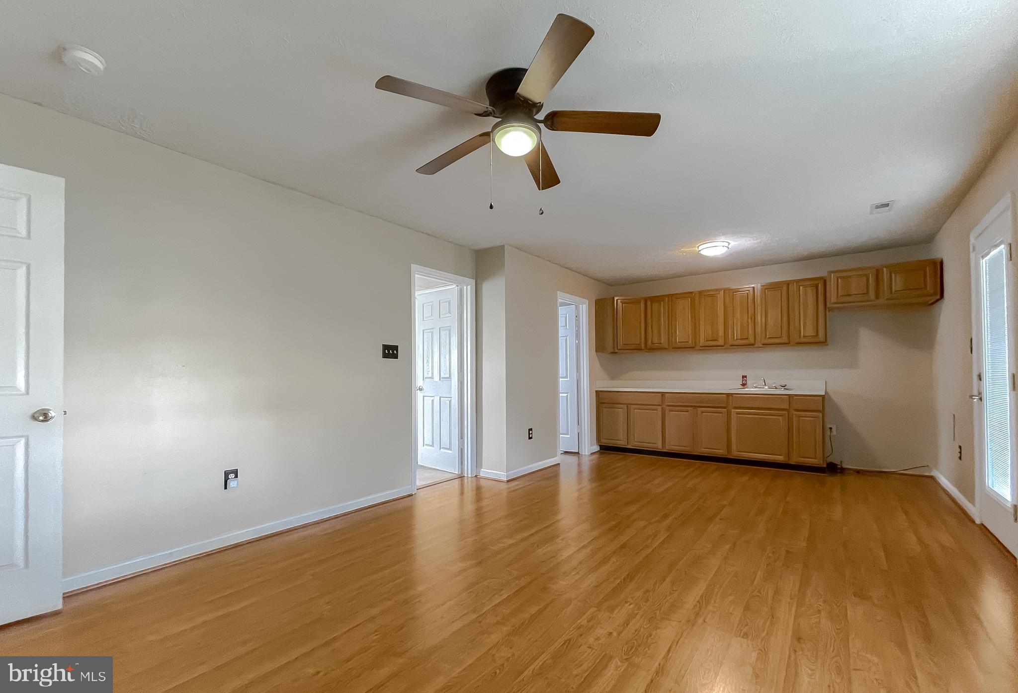 COUNTRY PINES - Residential